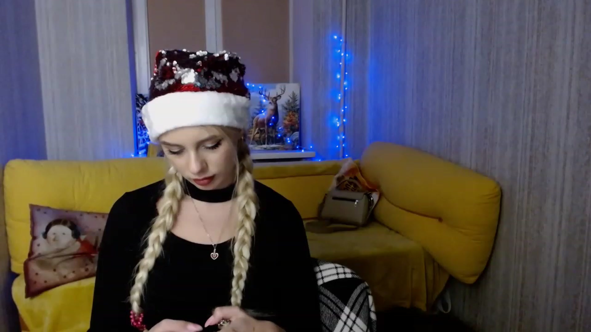 Gallery image thumbnail from Ririma_xo's myfreecams stream on, 12/24/2022, 18:58 image 6 of 20