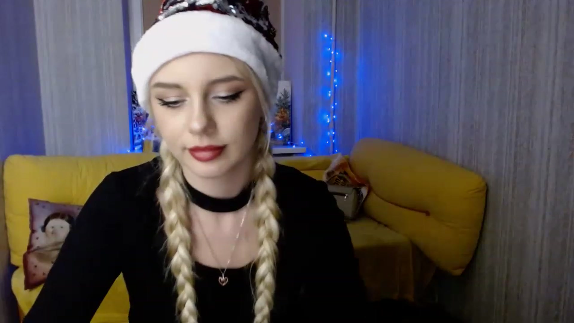 Gallery image thumbnail from Ririma_xo's myfreecams stream on, 12/24/2022, 18:58 image 7 of 20