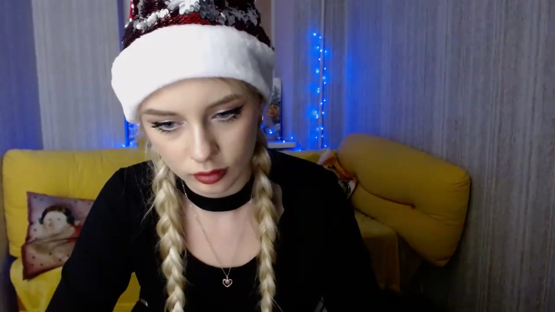 Gallery image thumbnail from Ririma_xo's myfreecams stream on, 12/24/2022, 18:58 image 11 of 20