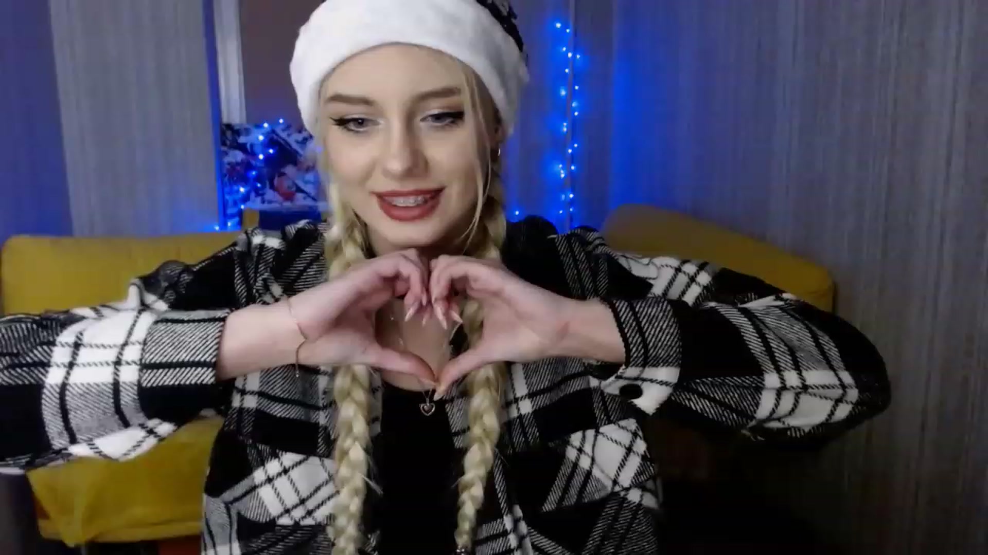 Gallery image thumbnail from Ririma_xo's myfreecams stream on, 12/24/2022, 18:58 image 20 of 20