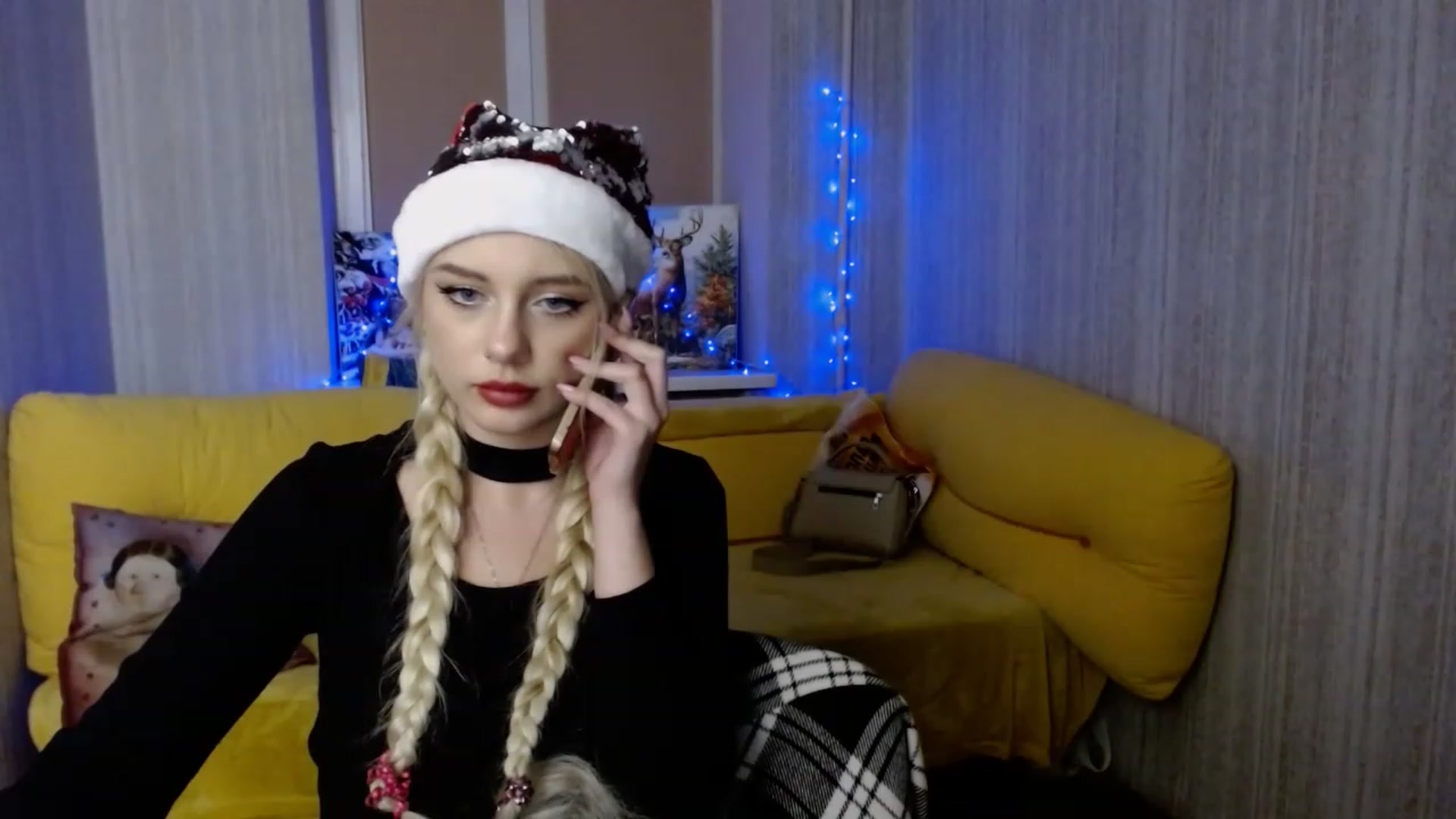 Gallery image thumbnail from Ririma_xo's myfreecams stream on, 12/24/2022, 18:58 image 3 of 20