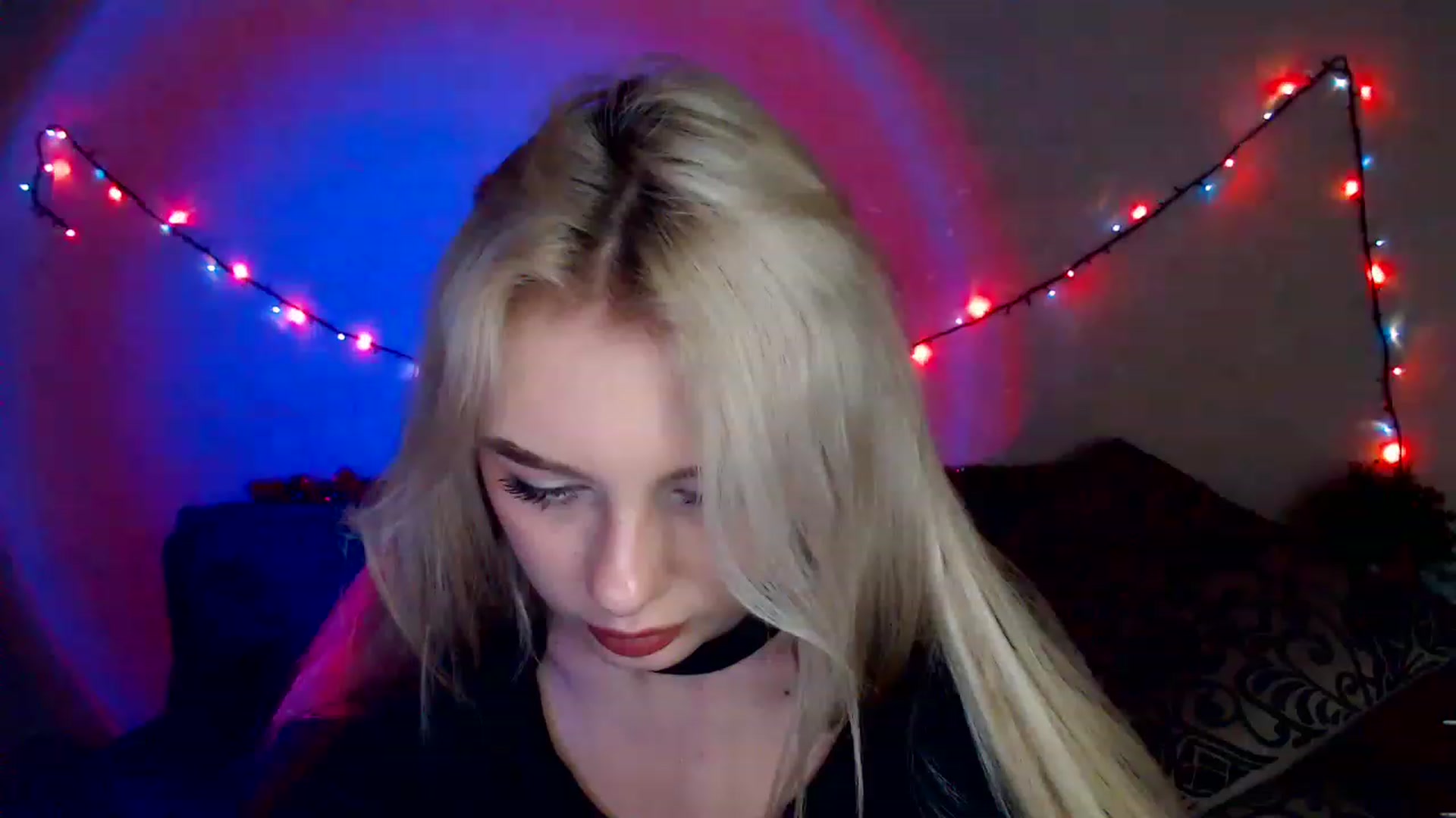 Gallery image thumbnail from Ririma_xo's myfreecams stream on, 12/27/2022, 11:01 image 9 of 20