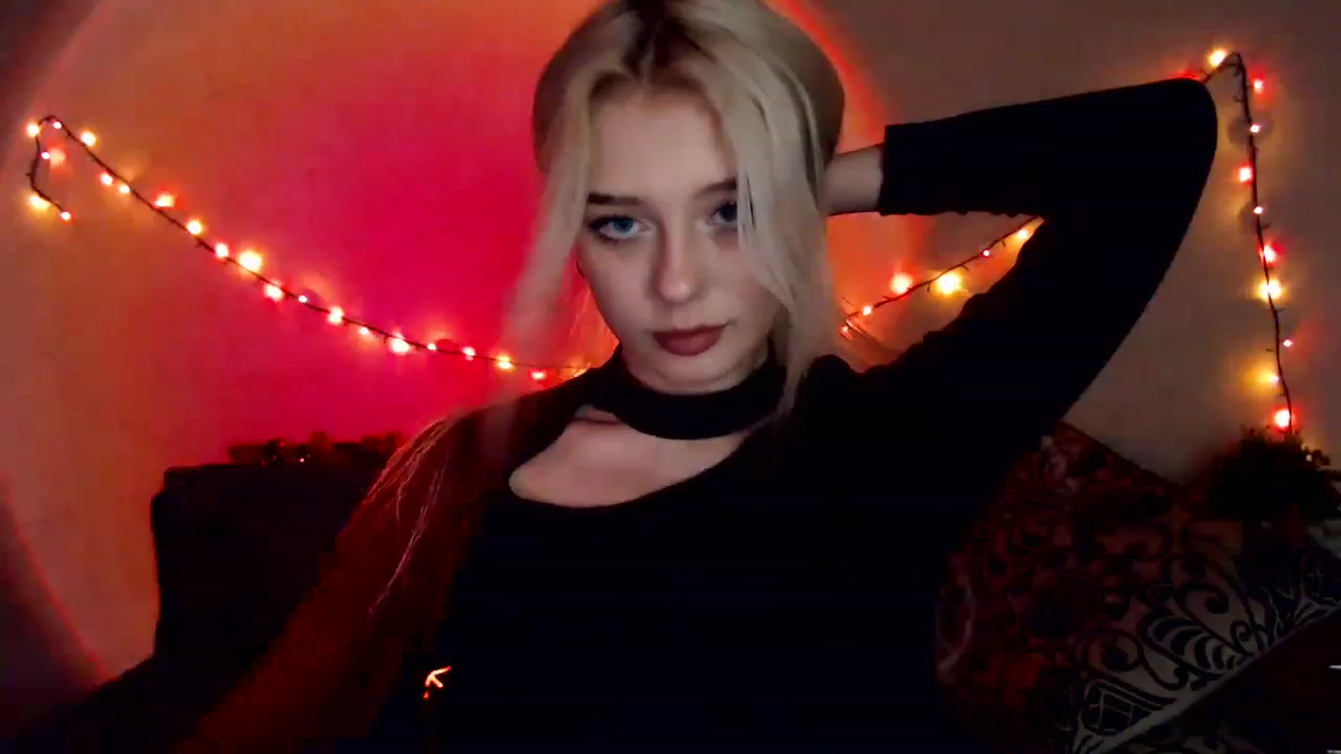 Gallery image thumbnail from Ririma_xo's myfreecams stream on, 12/27/2022, 11:01 image 12 of 20
