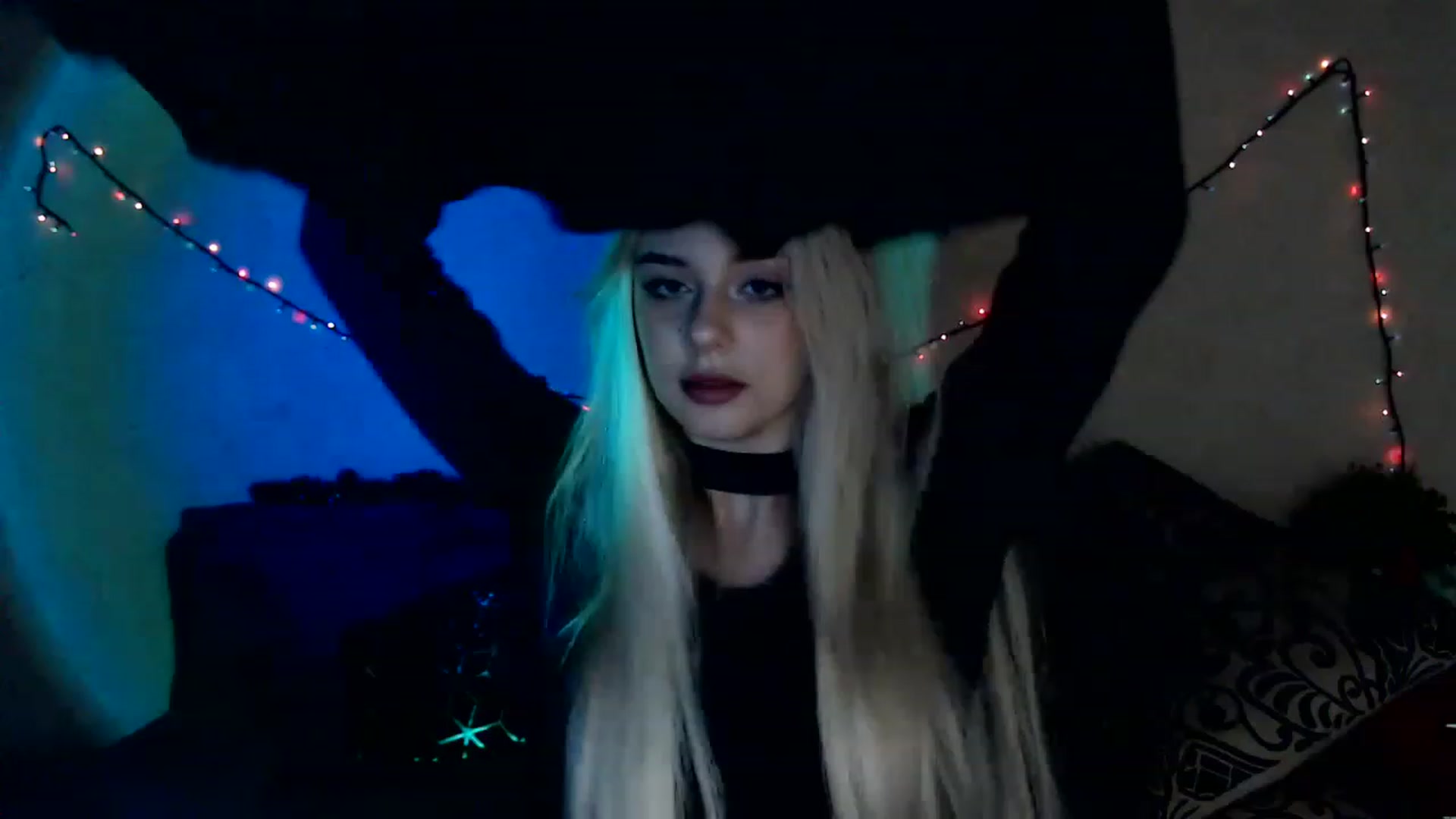 Gallery image thumbnail from Ririma_xo's myfreecams stream on, 12/27/2022, 11:01 image 4 of 20