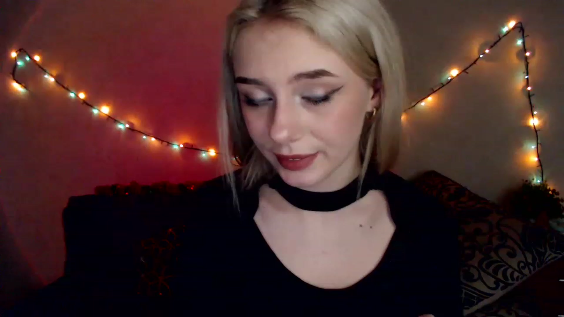 Gallery image thumbnail from Ririma_xo's myfreecams stream on, 12/27/2022, 11:01 image 15 of 20