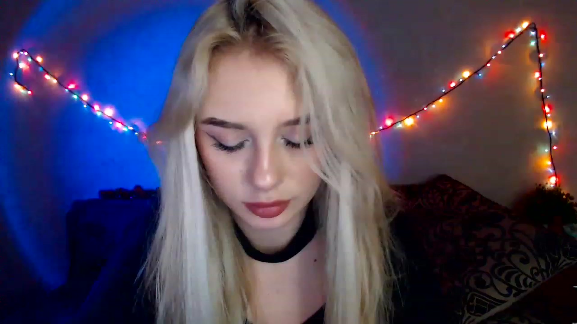 Gallery image thumbnail from Ririma_xo's myfreecams stream on, 12/27/2022, 11:01 image 1 of 20