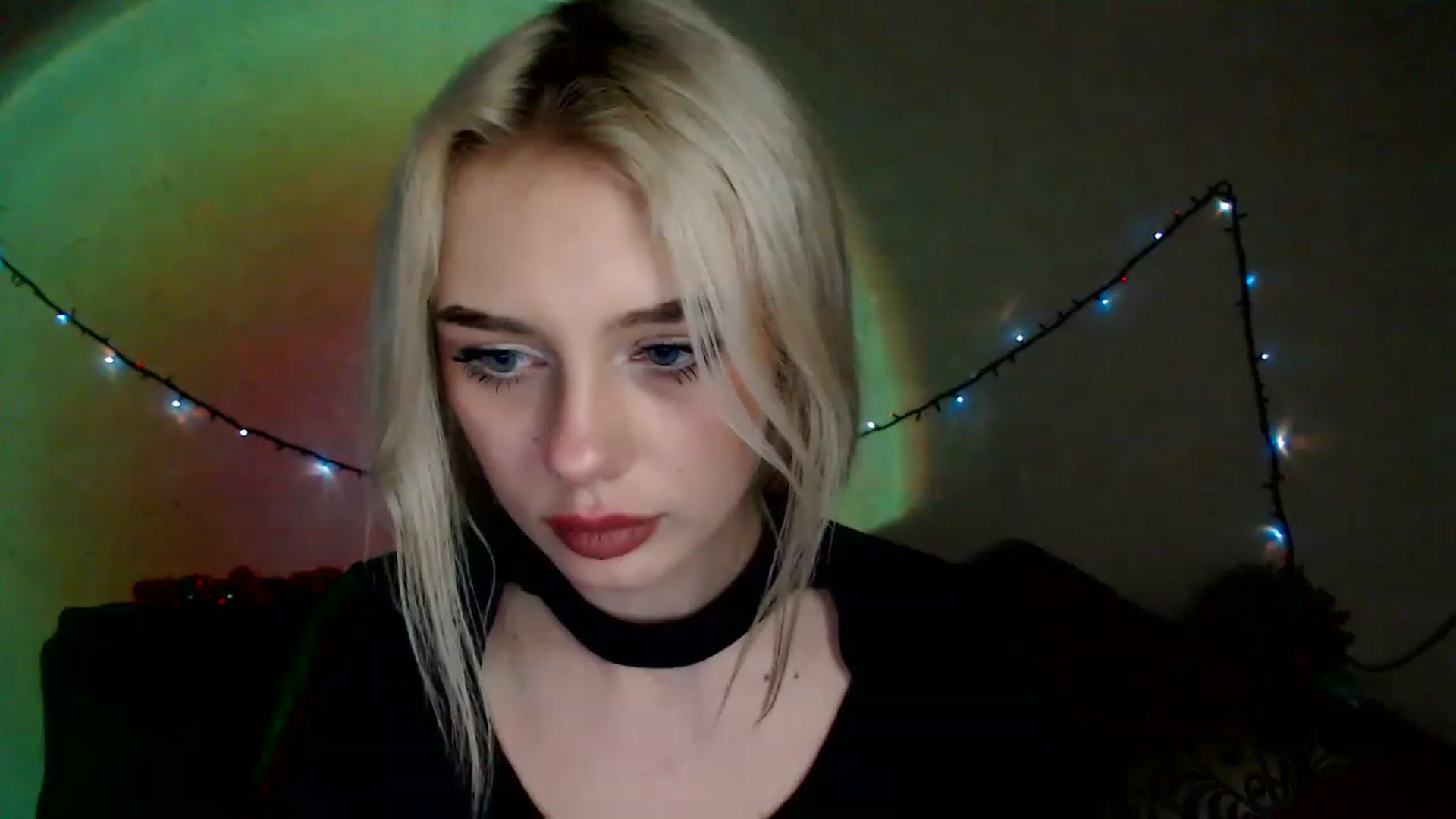 Gallery image thumbnail from Ririma_xo's myfreecams stream on, 12/27/2022, 12:48 image 4 of 20