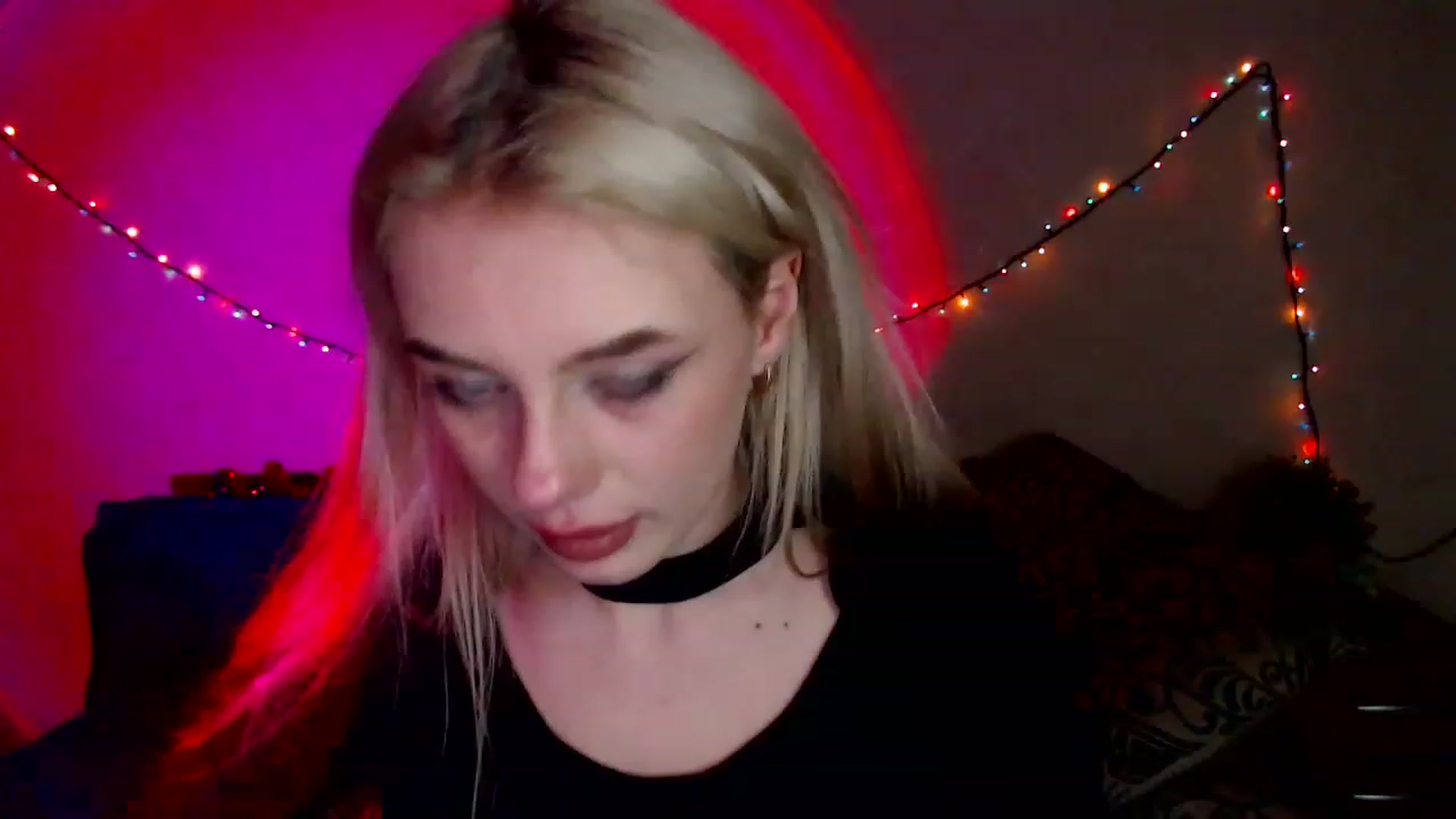 Gallery image thumbnail from Ririma_xo's myfreecams stream on, 12/27/2022, 12:48 image 10 of 20