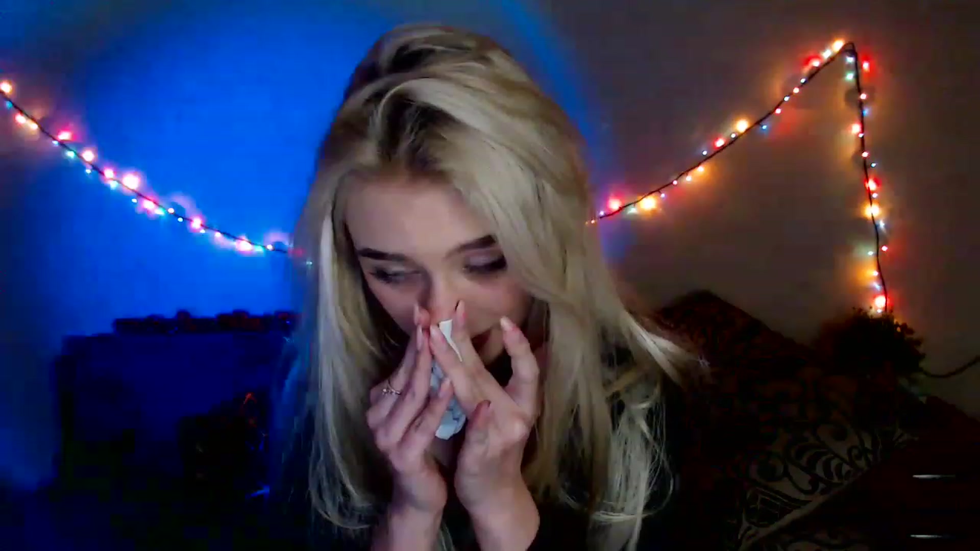 Gallery image thumbnail from Ririma_xo's myfreecams stream on, 12/27/2022, 12:48 image 12 of 20