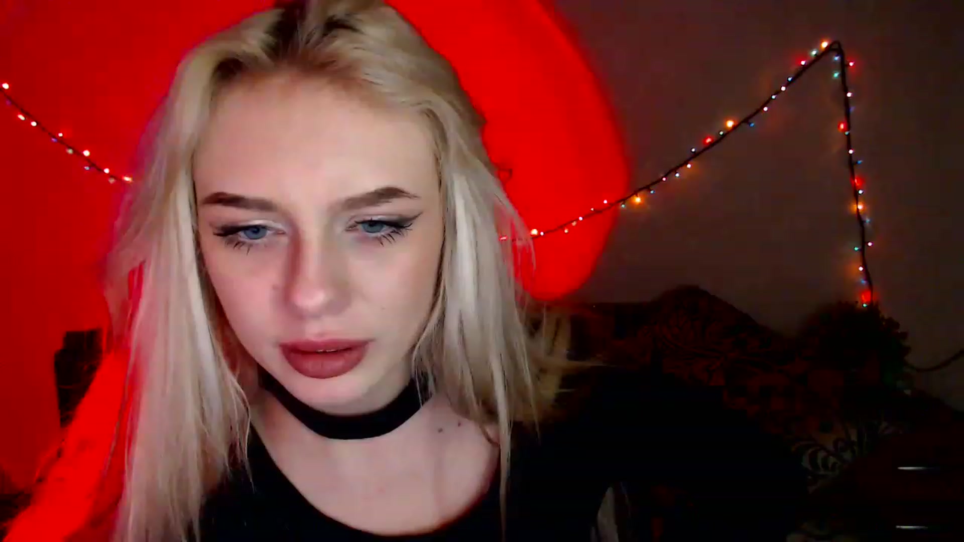 Gallery image thumbnail from Ririma_xo's myfreecams stream on, 12/27/2022, 12:48 image 17 of 20