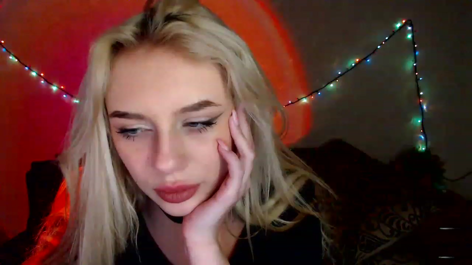 Gallery image thumbnail from Ririma_xo's myfreecams stream on, 12/27/2022, 12:48 image 18 of 20