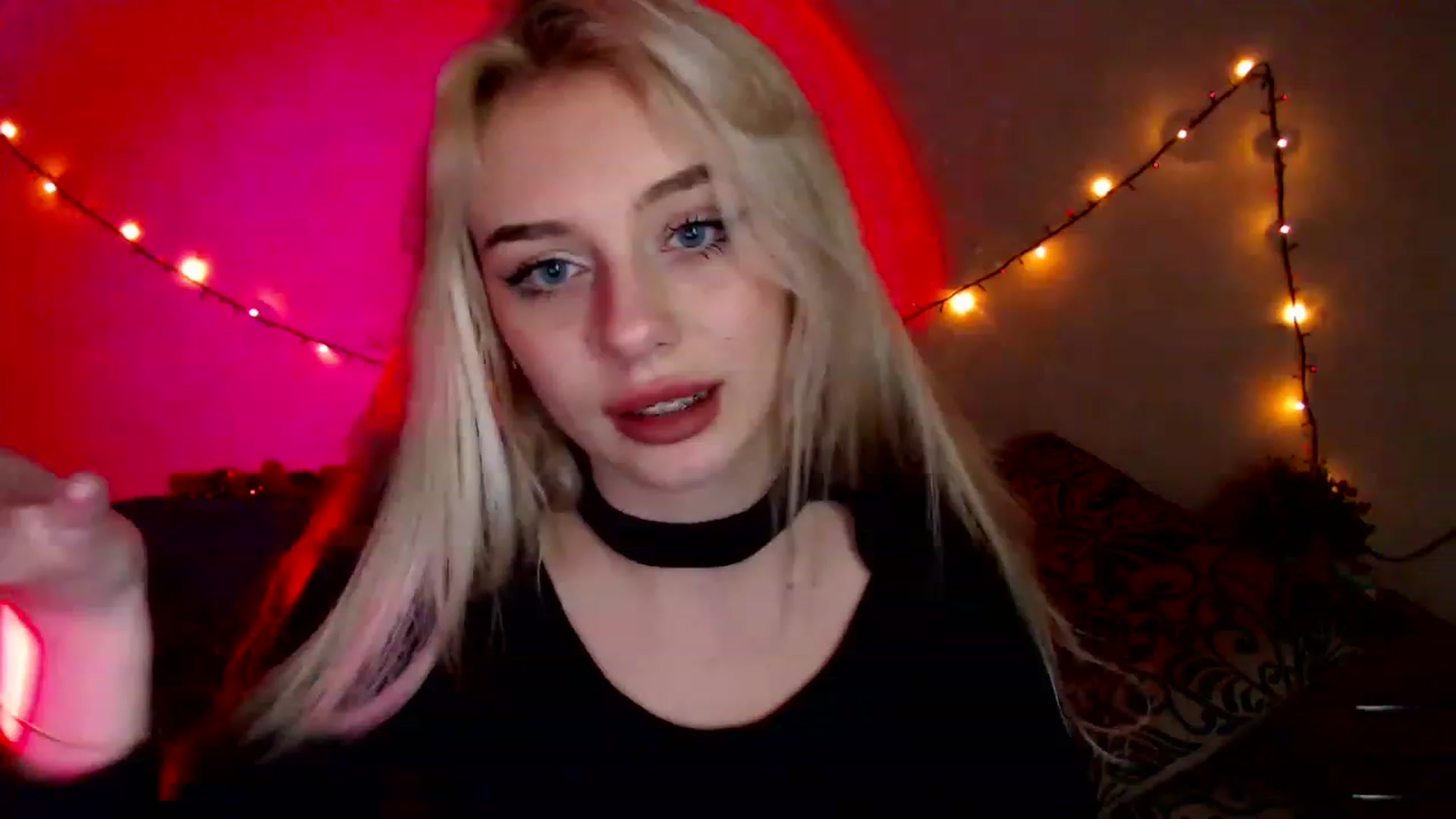 Gallery image thumbnail from Ririma_xo's myfreecams stream on, 12/27/2022, 12:48 image 15 of 20