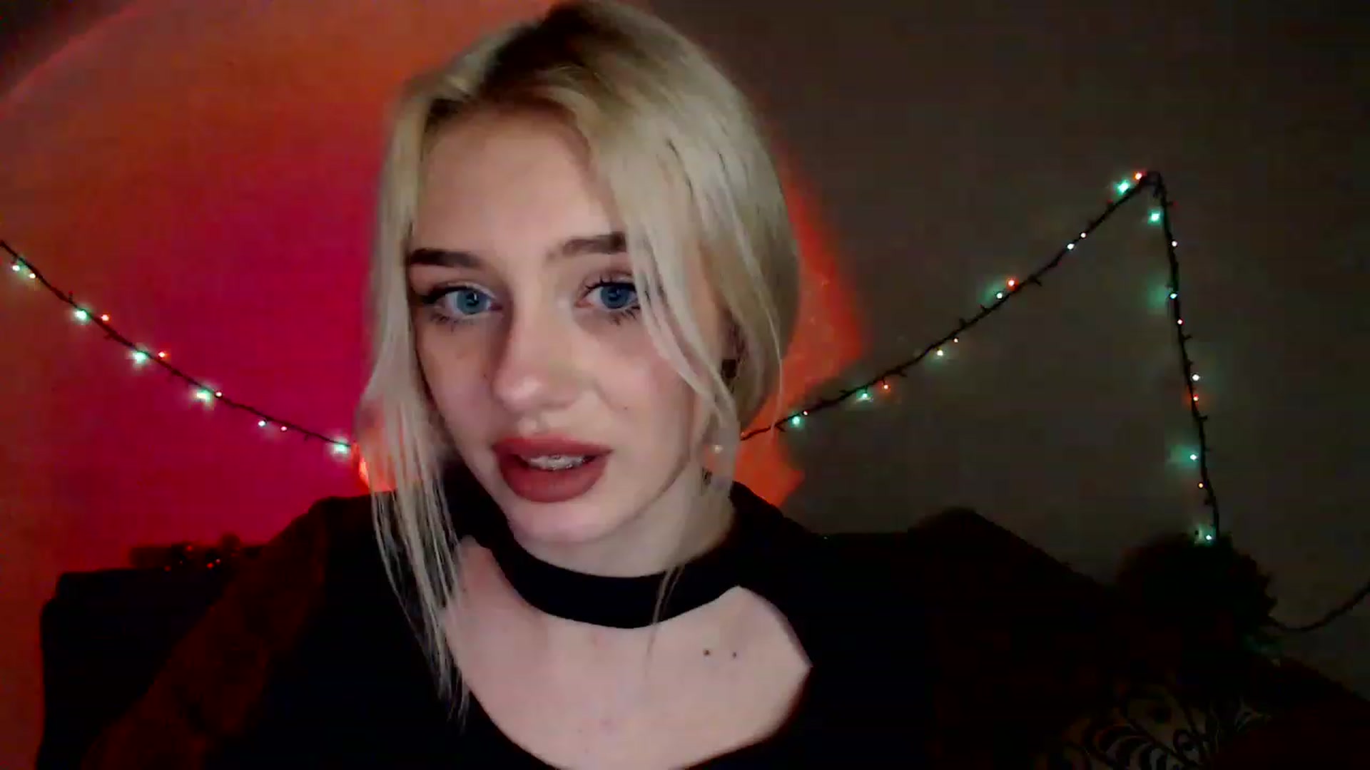 Gallery image thumbnail from Ririma_xo's myfreecams stream on, 12/27/2022, 12:48 image 3 of 20