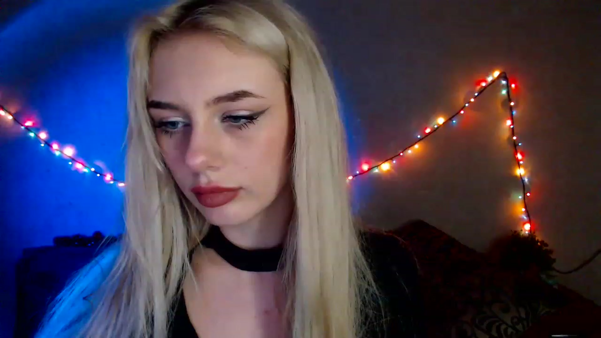 Gallery image thumbnail from Ririma_xo's myfreecams stream on, 12/27/2022, 12:48 image 1 of 20