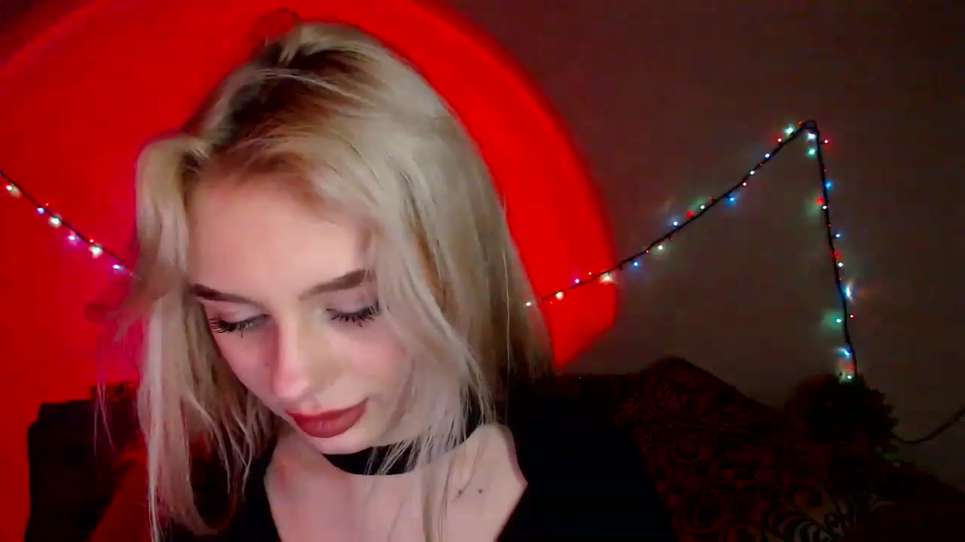 Gallery image thumbnail from Ririma_xo's myfreecams stream on, 12/27/2022, 12:48 image 6 of 20