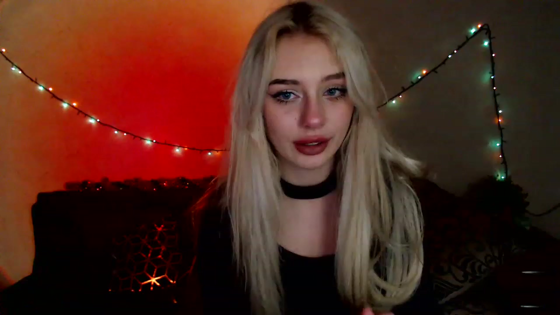Gallery image thumbnail from Ririma_xo's myfreecams stream on, 12/27/2022, 12:48 image 11 of 20