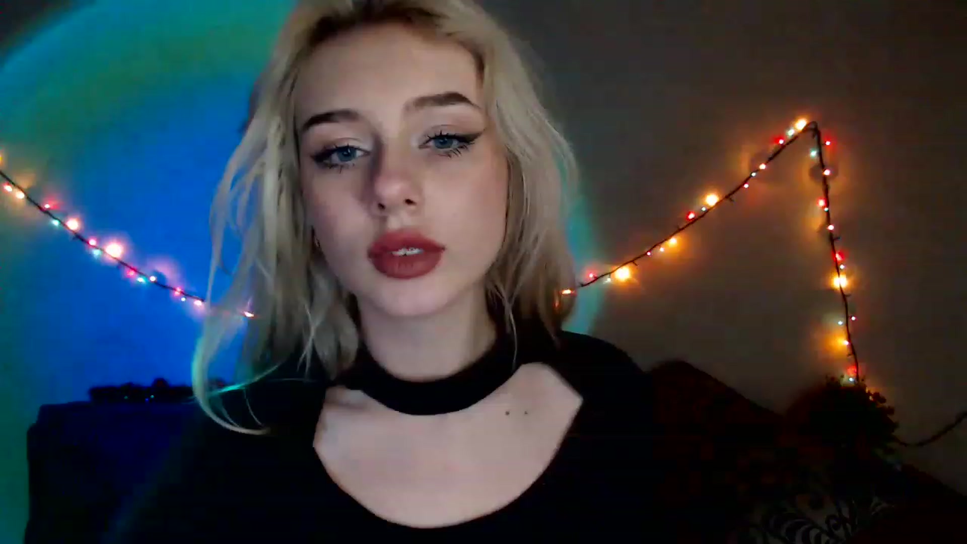 Gallery image thumbnail from Ririma_xo's myfreecams stream on, 12/27/2022, 12:48 image 5 of 20