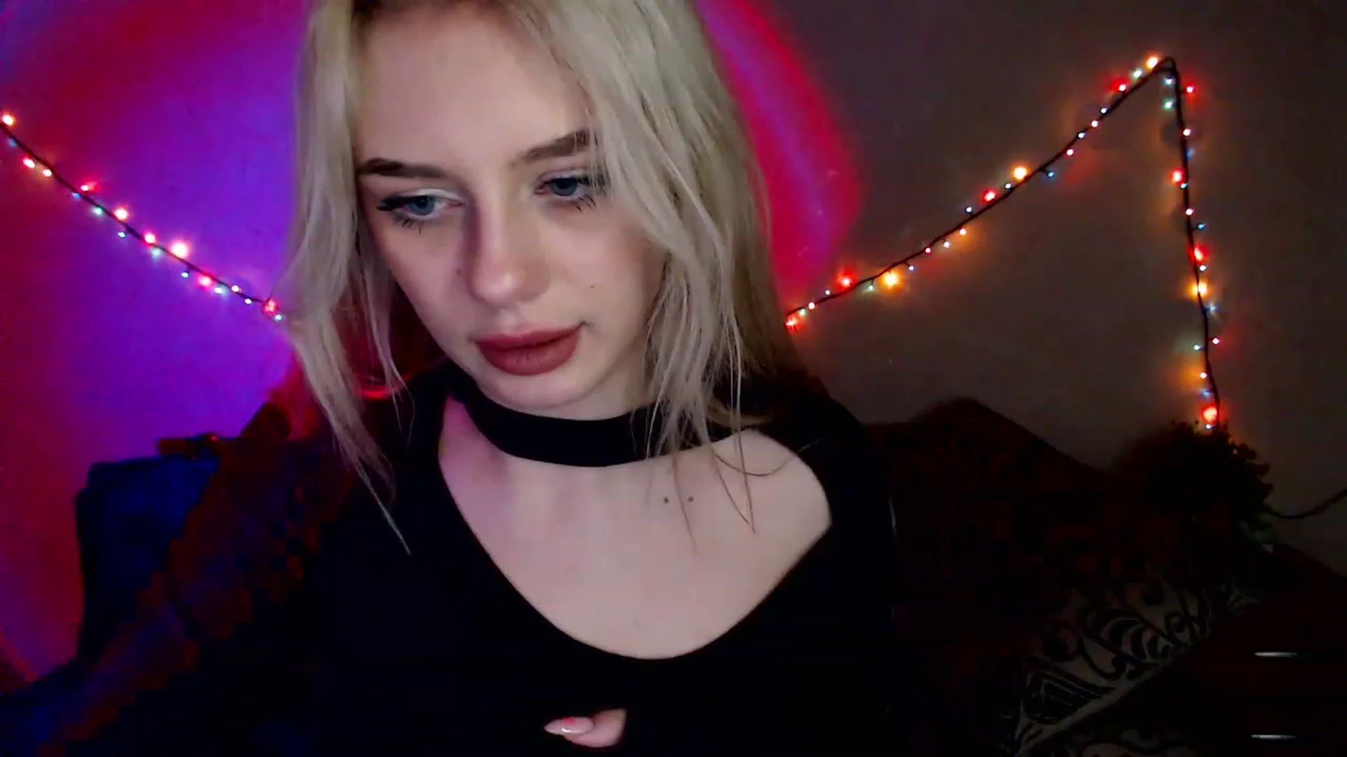 Gallery image thumbnail from Ririma_xo's myfreecams stream on, 12/27/2022, 12:48 image 19 of 20