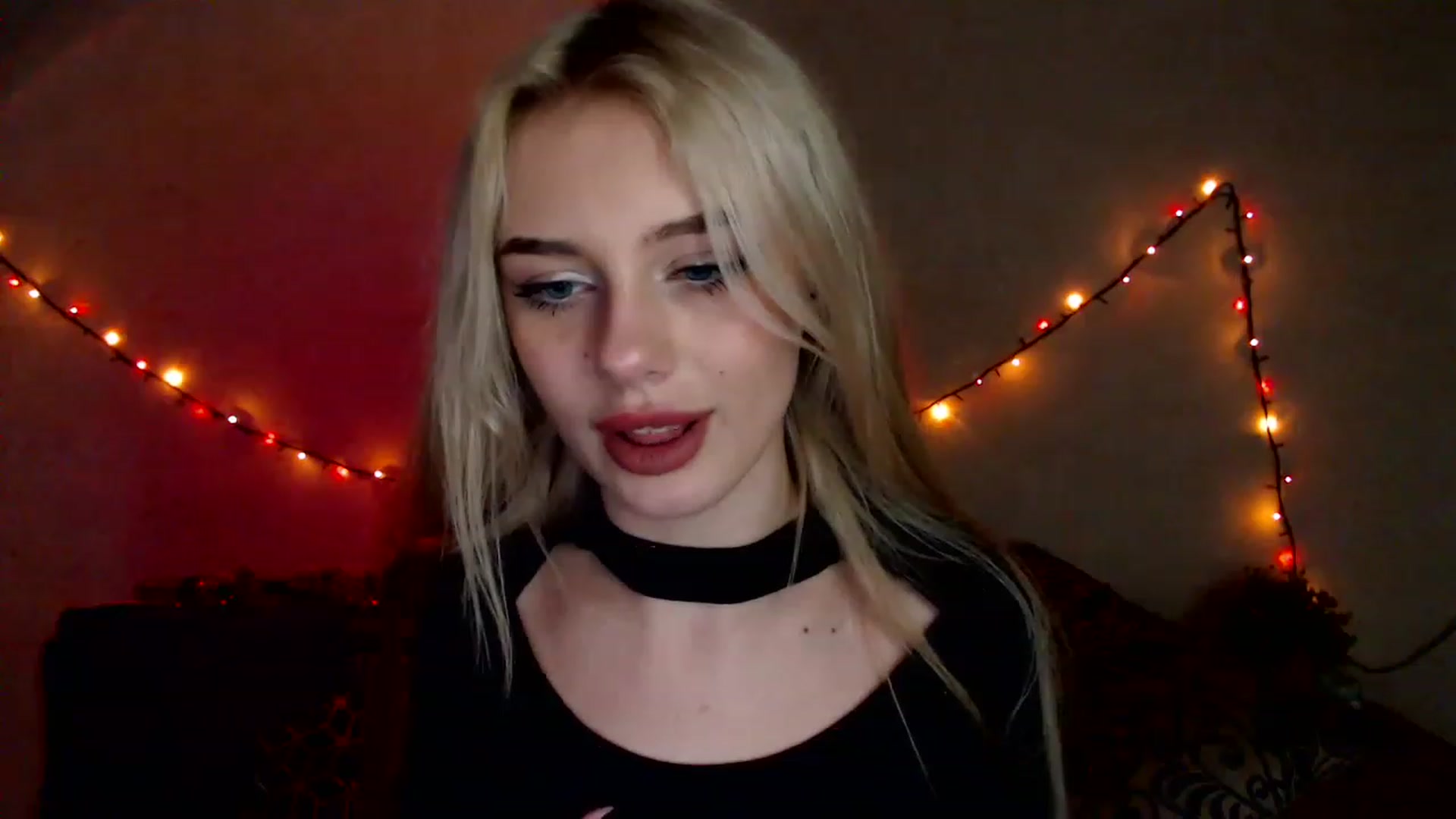 Gallery image thumbnail from Ririma_xo's myfreecams stream on, 12/27/2022, 12:48 image 2 of 20