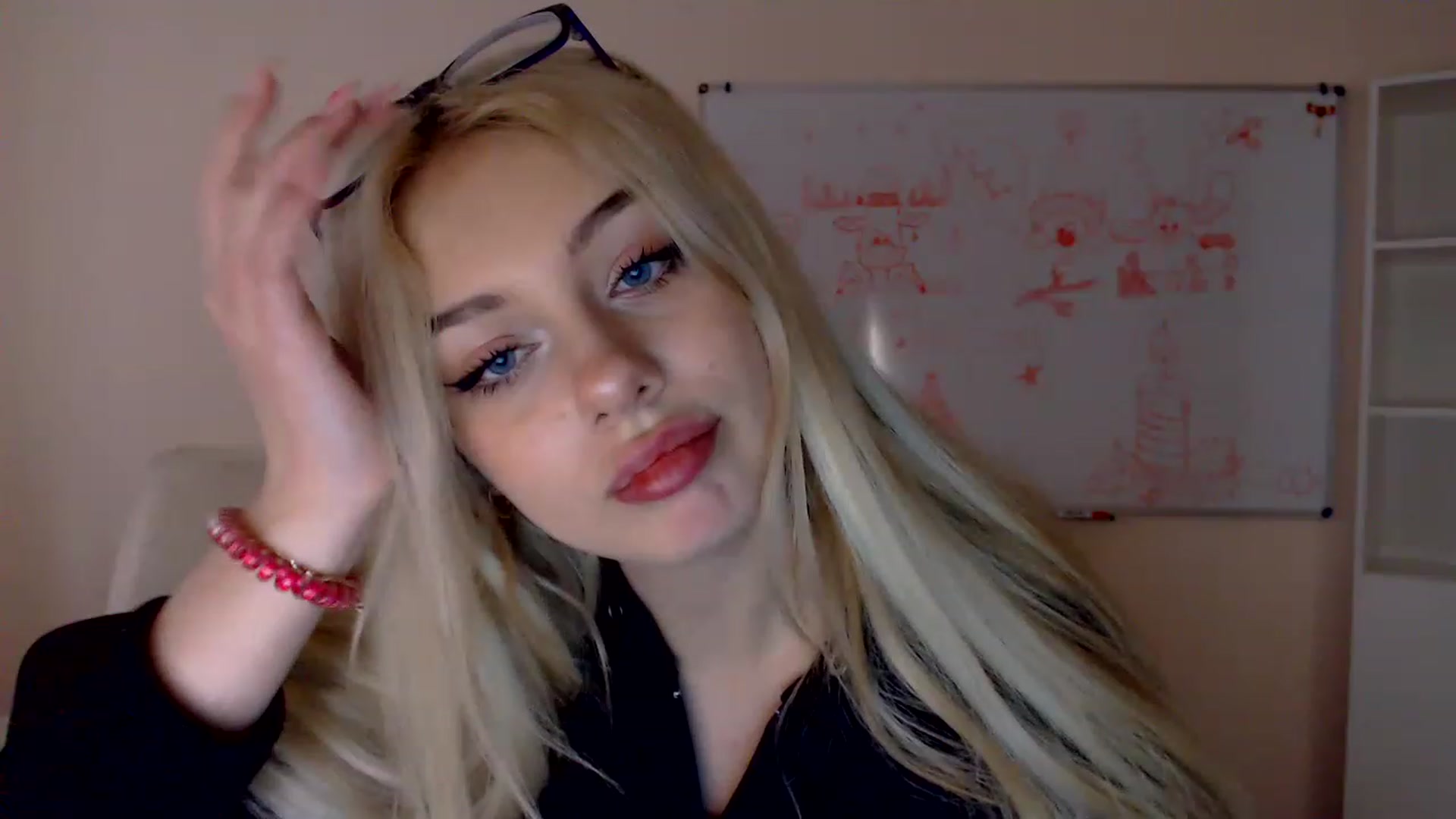 Gallery image thumbnail from Ririma_xo's myfreecams stream on, 12/28/2022, 12:43 image 9 of 20