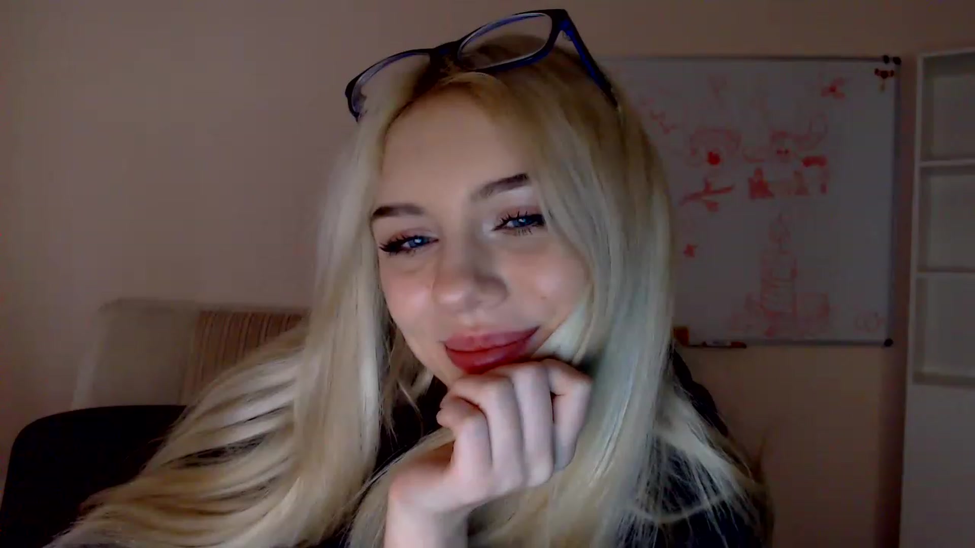 Gallery image thumbnail from Ririma_xo's myfreecams stream on, 12/28/2022, 12:43 image 8 of 20