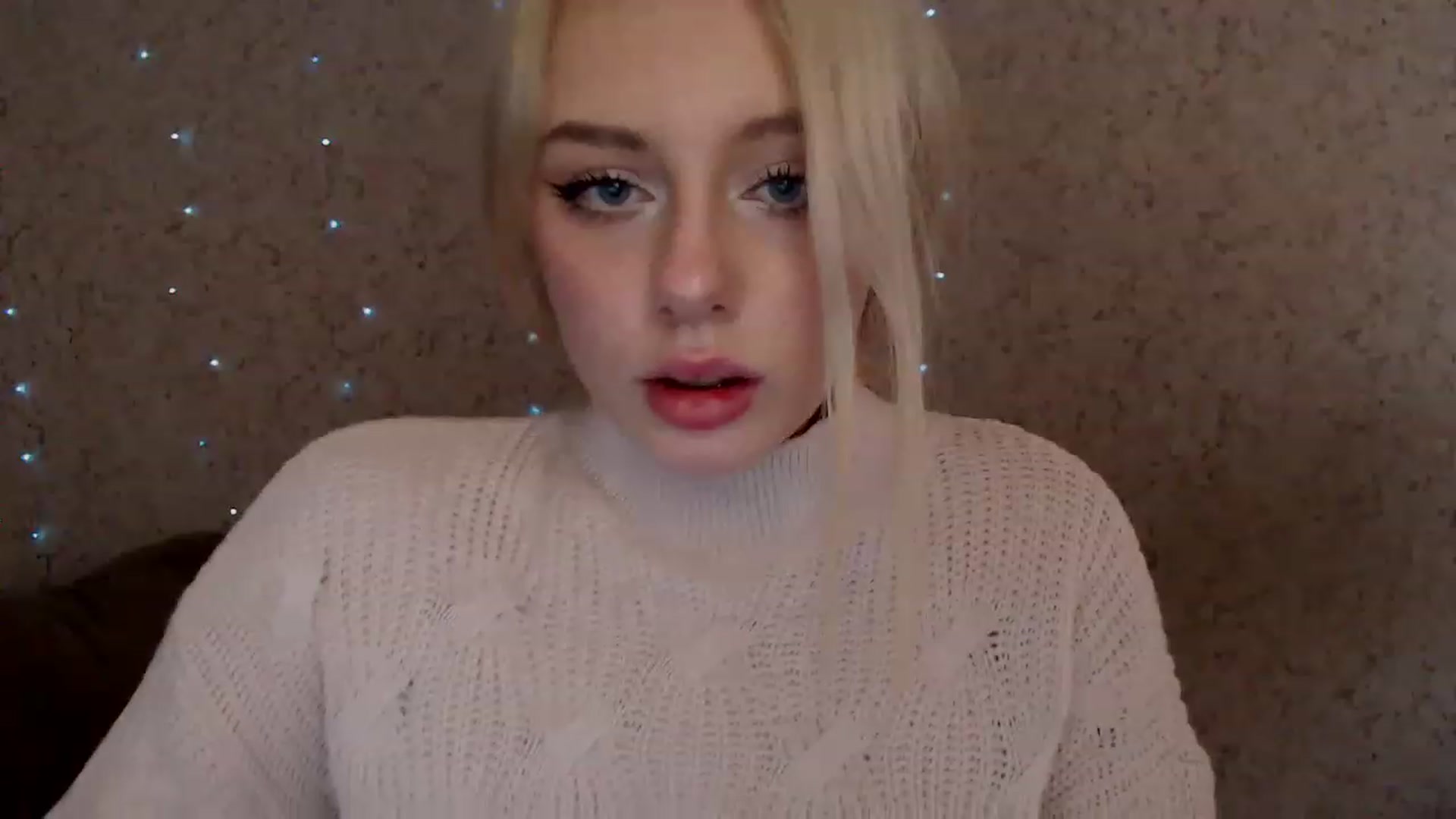 Gallery image thumbnail from Ririma_xo's myfreecams stream on, 12/29/2022, 10:11 image 20 of 20