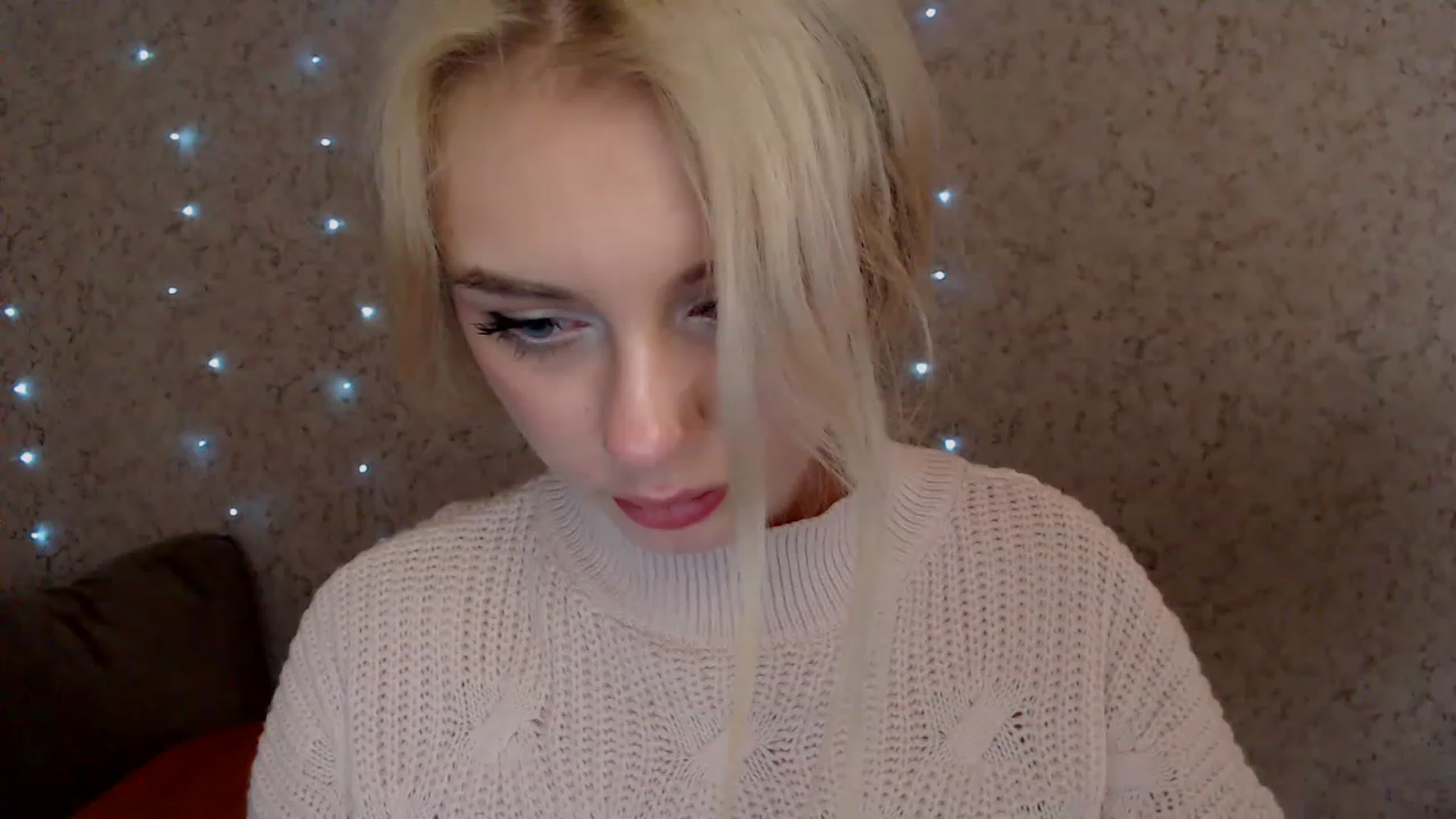 Gallery image thumbnail from Ririma_xo's myfreecams stream on, 12/29/2022, 10:11 image 19 of 20
