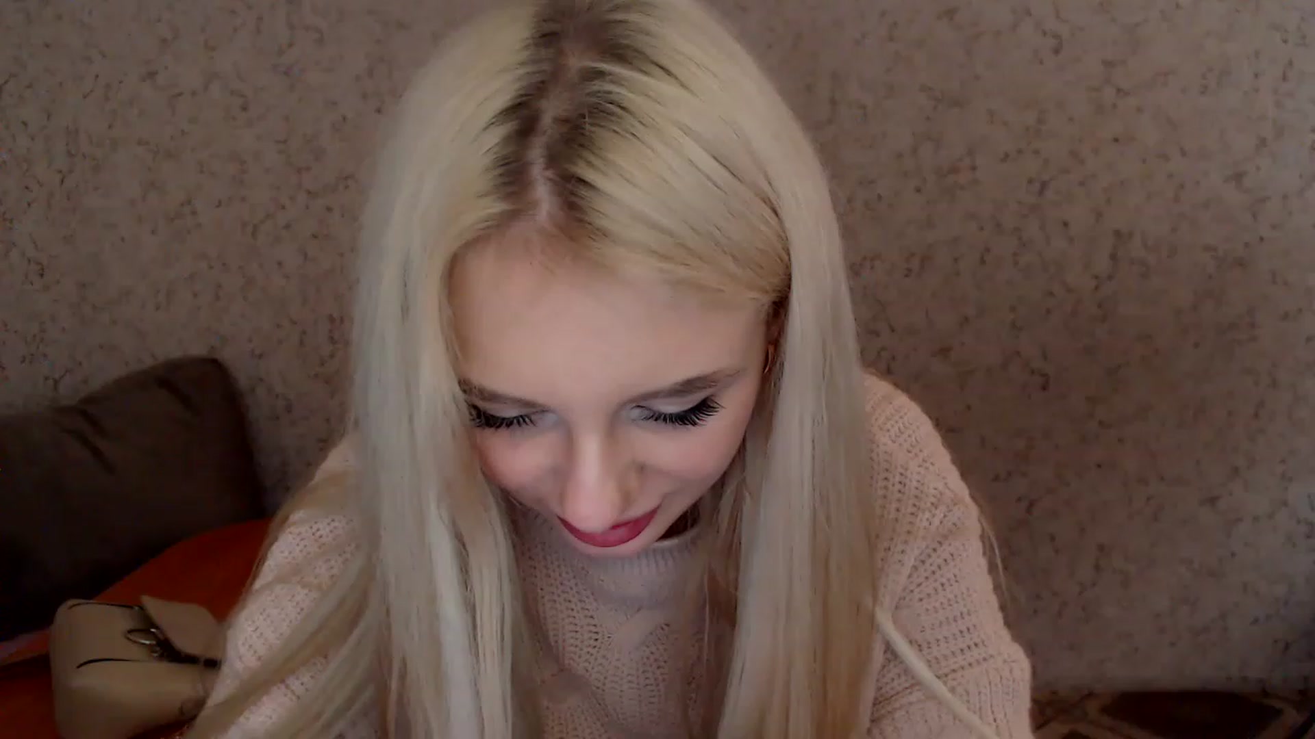Gallery image thumbnail from Ririma_xo's myfreecams stream on, 12/29/2022, 10:11 image 1 of 20