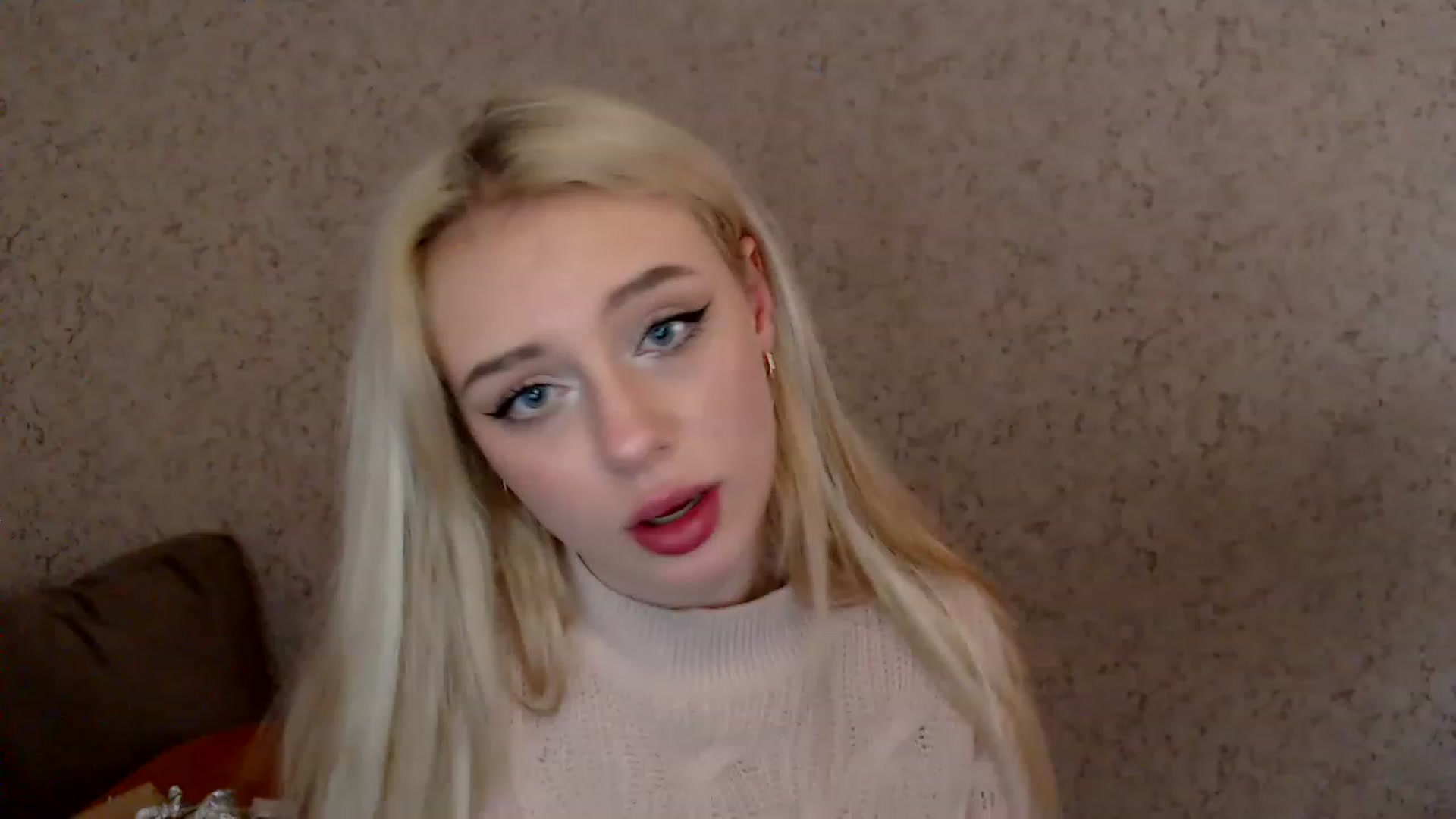 Gallery image thumbnail from Ririma_xo's myfreecams stream on, 12/29/2022, 11:11 image 10 of 20
