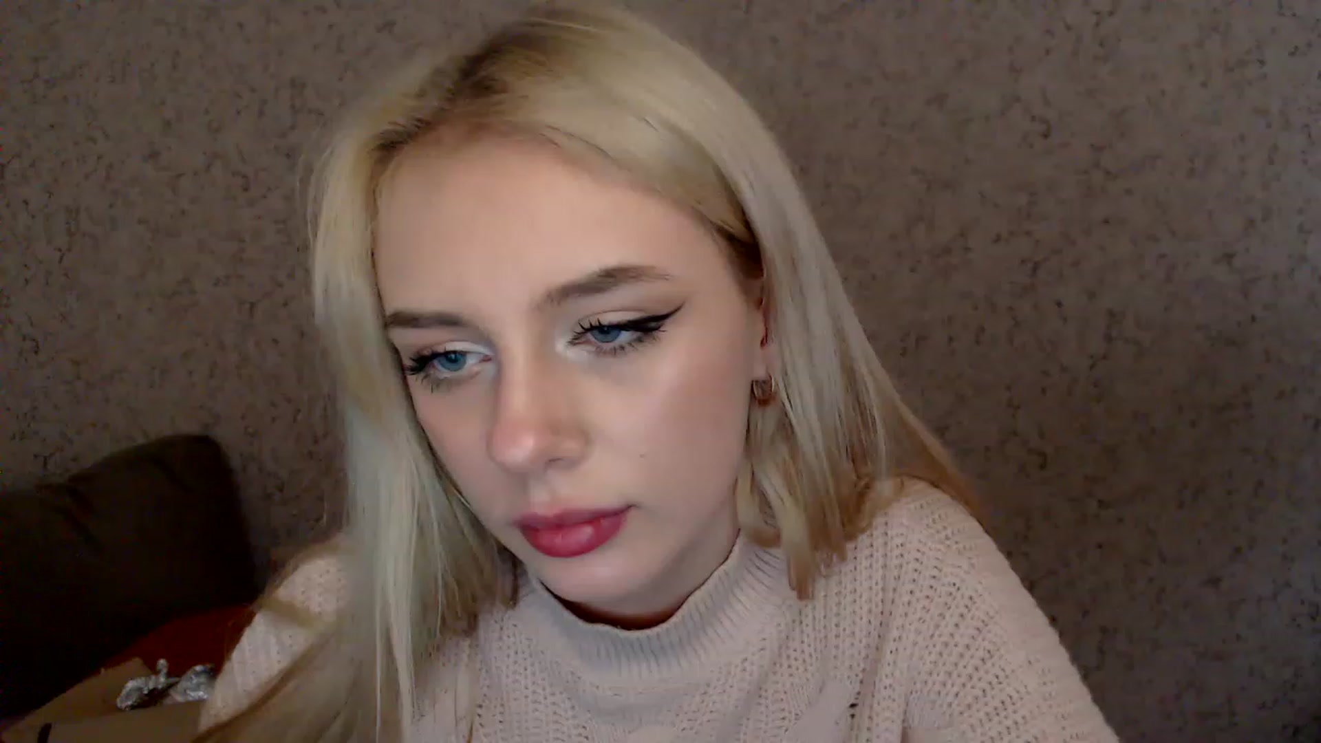 Gallery image thumbnail from Ririma_xo's myfreecams stream on, 12/29/2022, 11:11 image 20 of 20