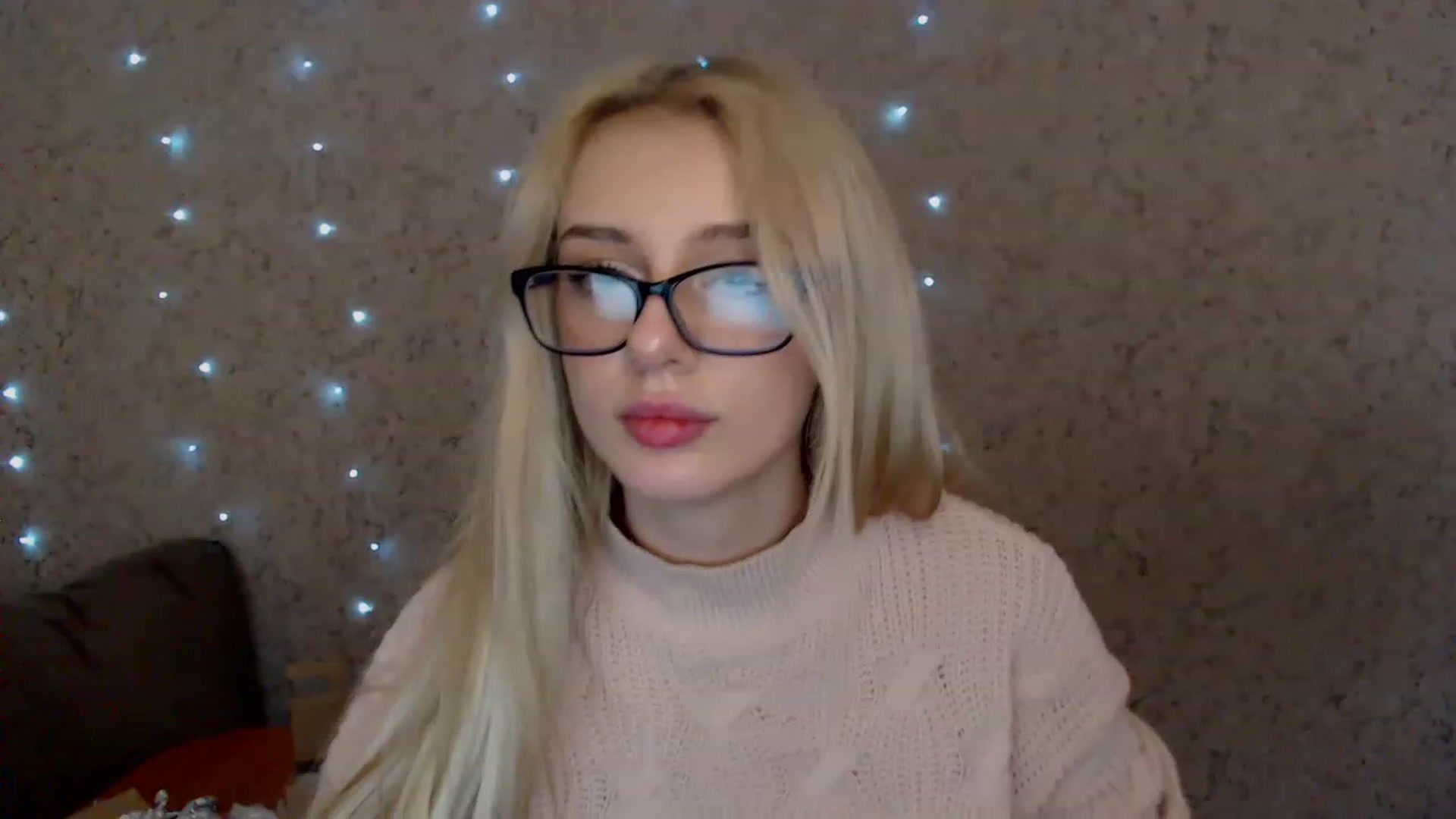 Gallery image thumbnail from Ririma_xo's myfreecams stream on, 12/29/2022, 12:51 image 3 of 20