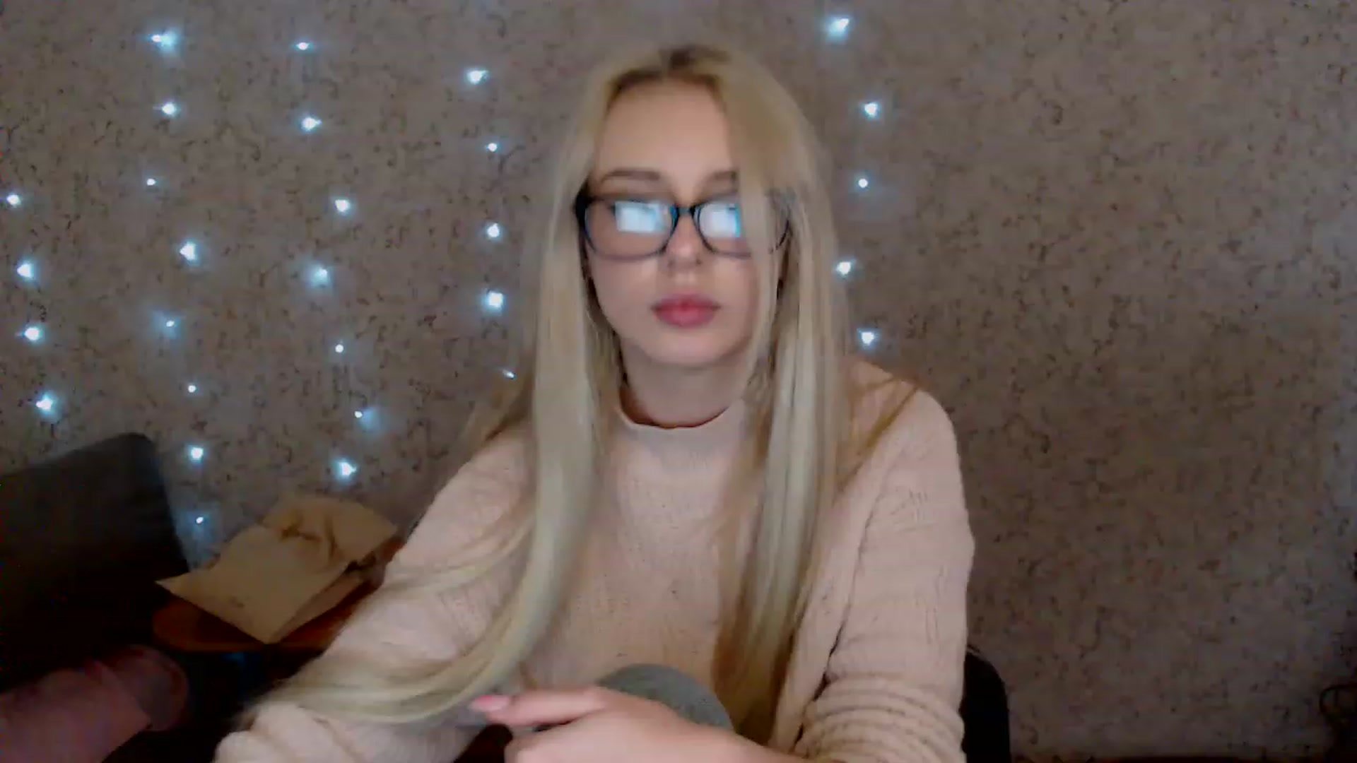 Gallery image thumbnail from Ririma_xo's myfreecams stream on, 12/29/2022, 12:51 image 16 of 20