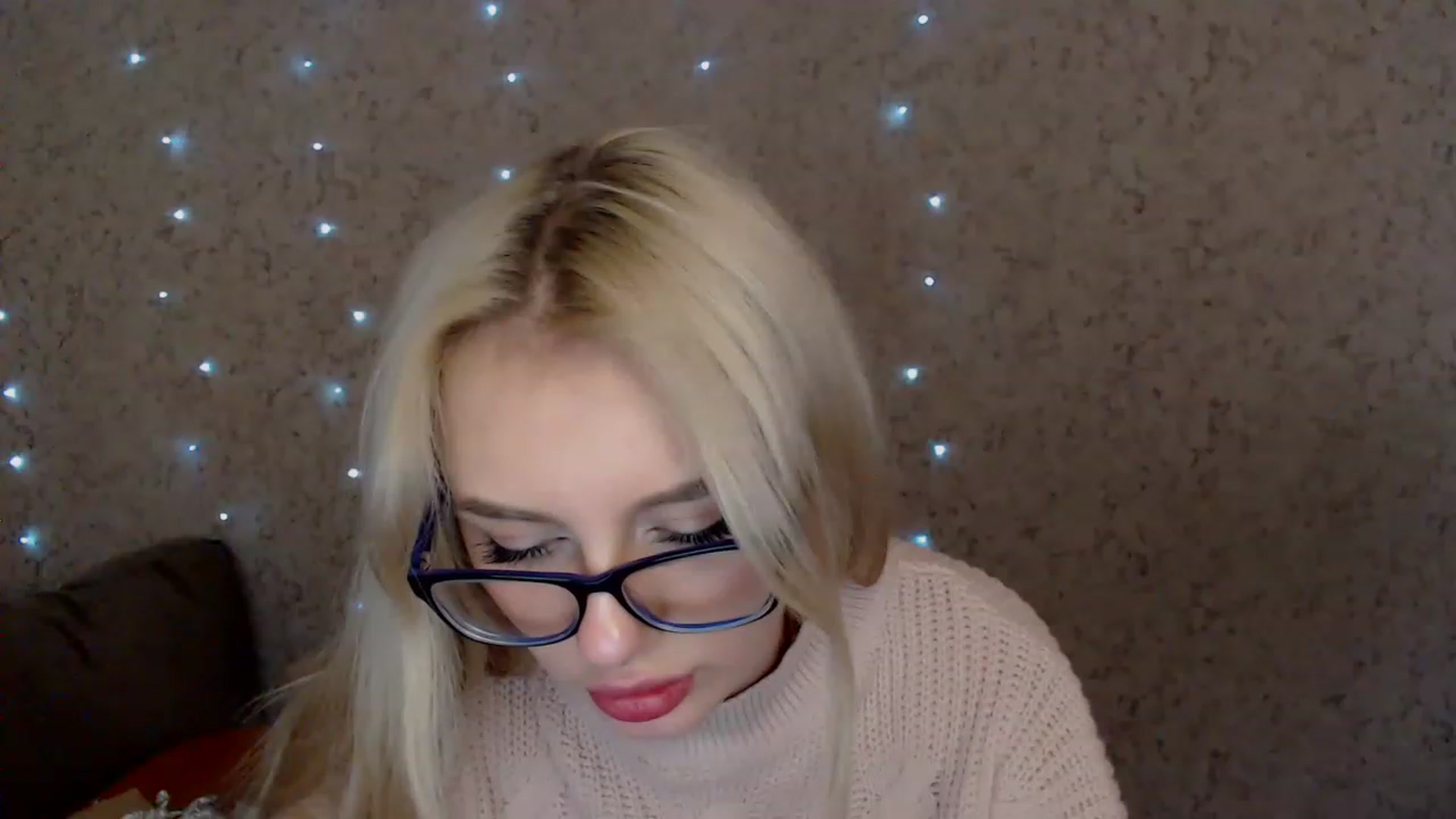 Gallery image thumbnail from Ririma_xo's myfreecams stream on, 12/29/2022, 12:51 image 2 of 20