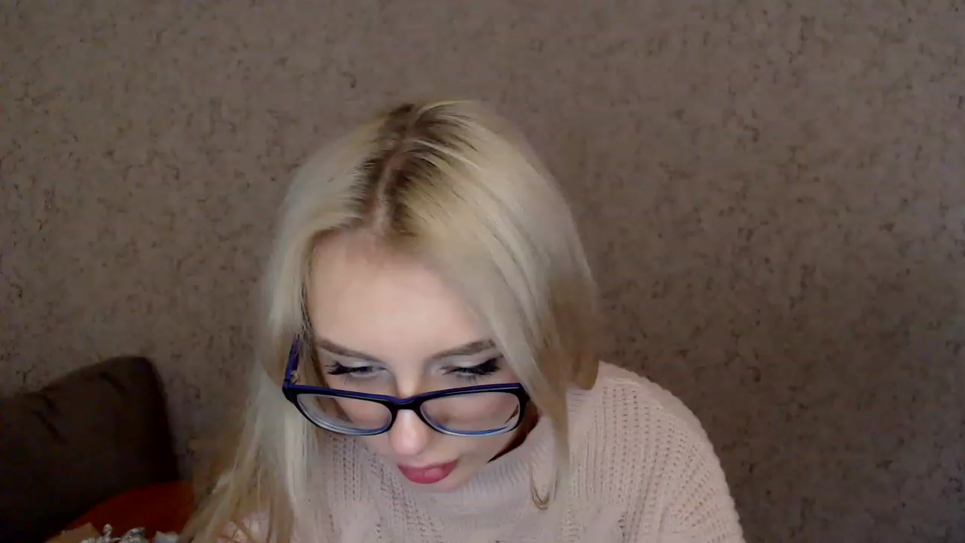 Gallery image thumbnail from Ririma_xo's myfreecams stream on, 12/29/2022, 12:51 image 1 of 20