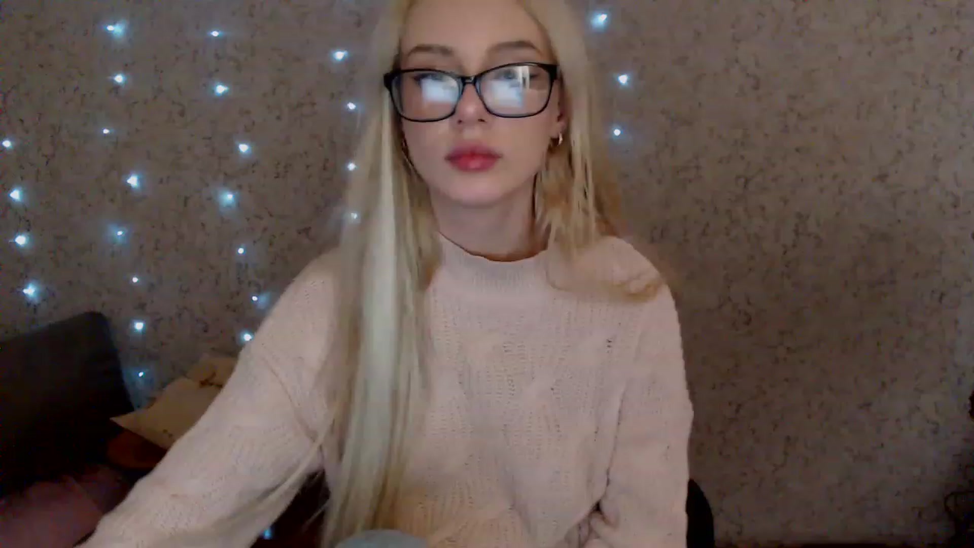 Gallery image thumbnail from Ririma_xo's myfreecams stream on, 12/29/2022, 12:51 image 9 of 20