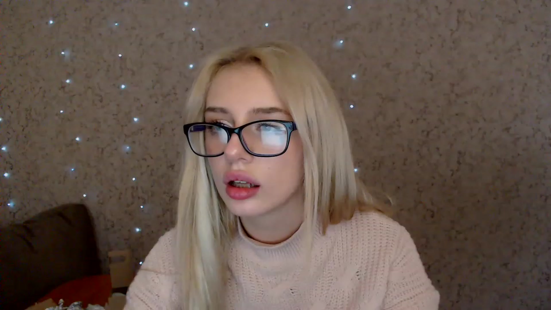 Gallery image thumbnail from Ririma_xo's myfreecams stream on, 12/29/2022, 12:51 image 4 of 20