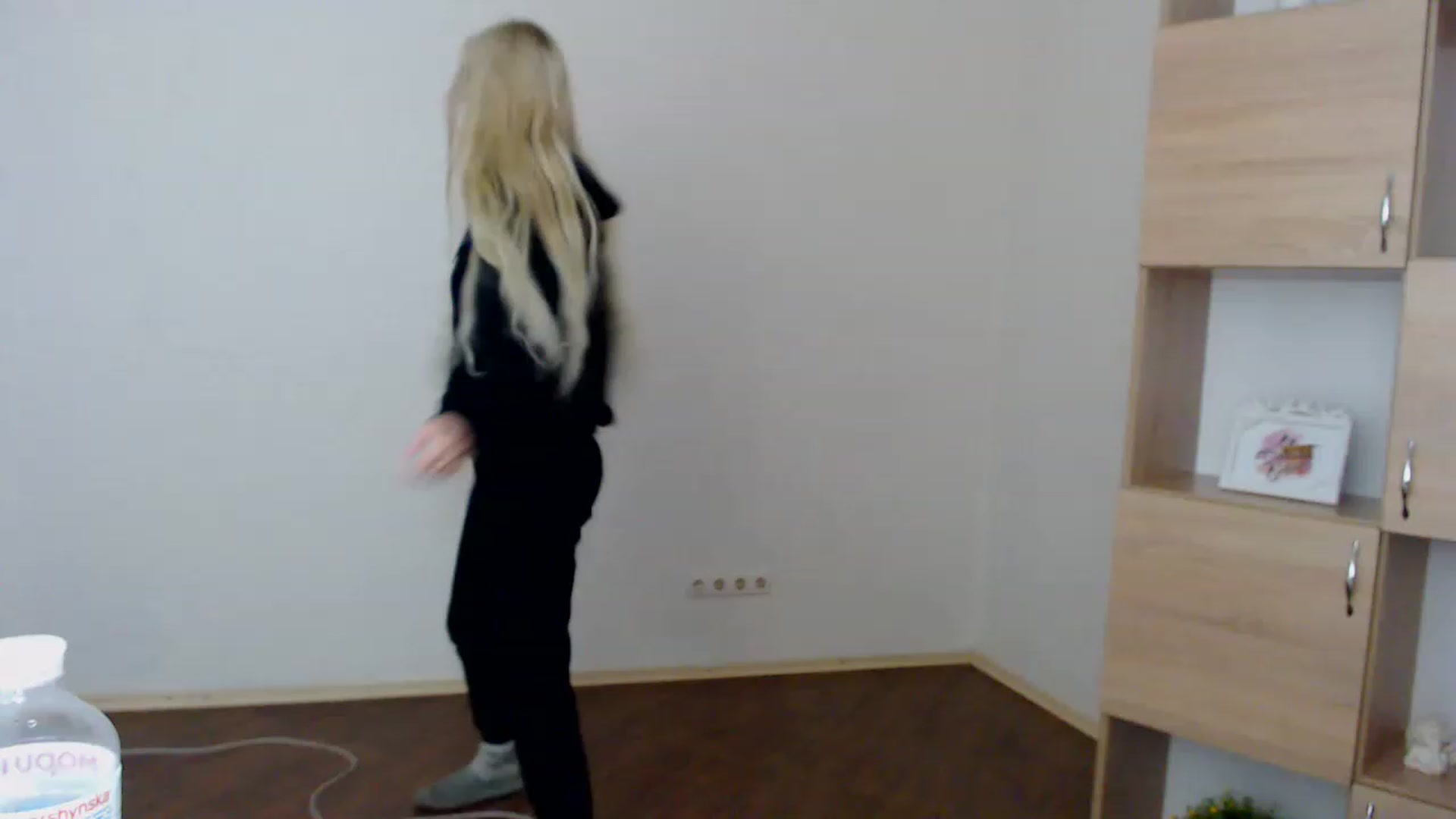 Gallery image thumbnail from Ririma_xo's myfreecams stream on, 12/30/2022, 09:36 image 16 of 20