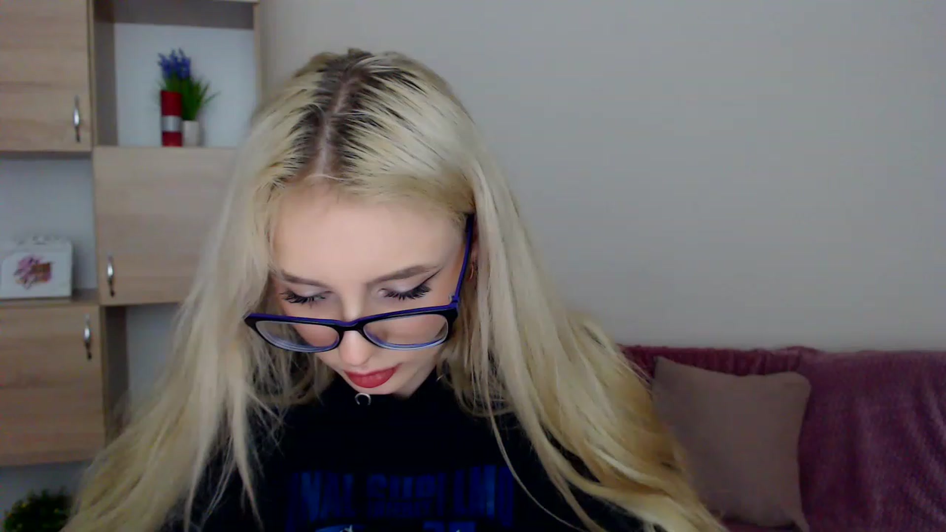 Gallery image thumbnail from Ririma_xo's myfreecams stream on, 12/30/2022, 09:36 image 2 of 20