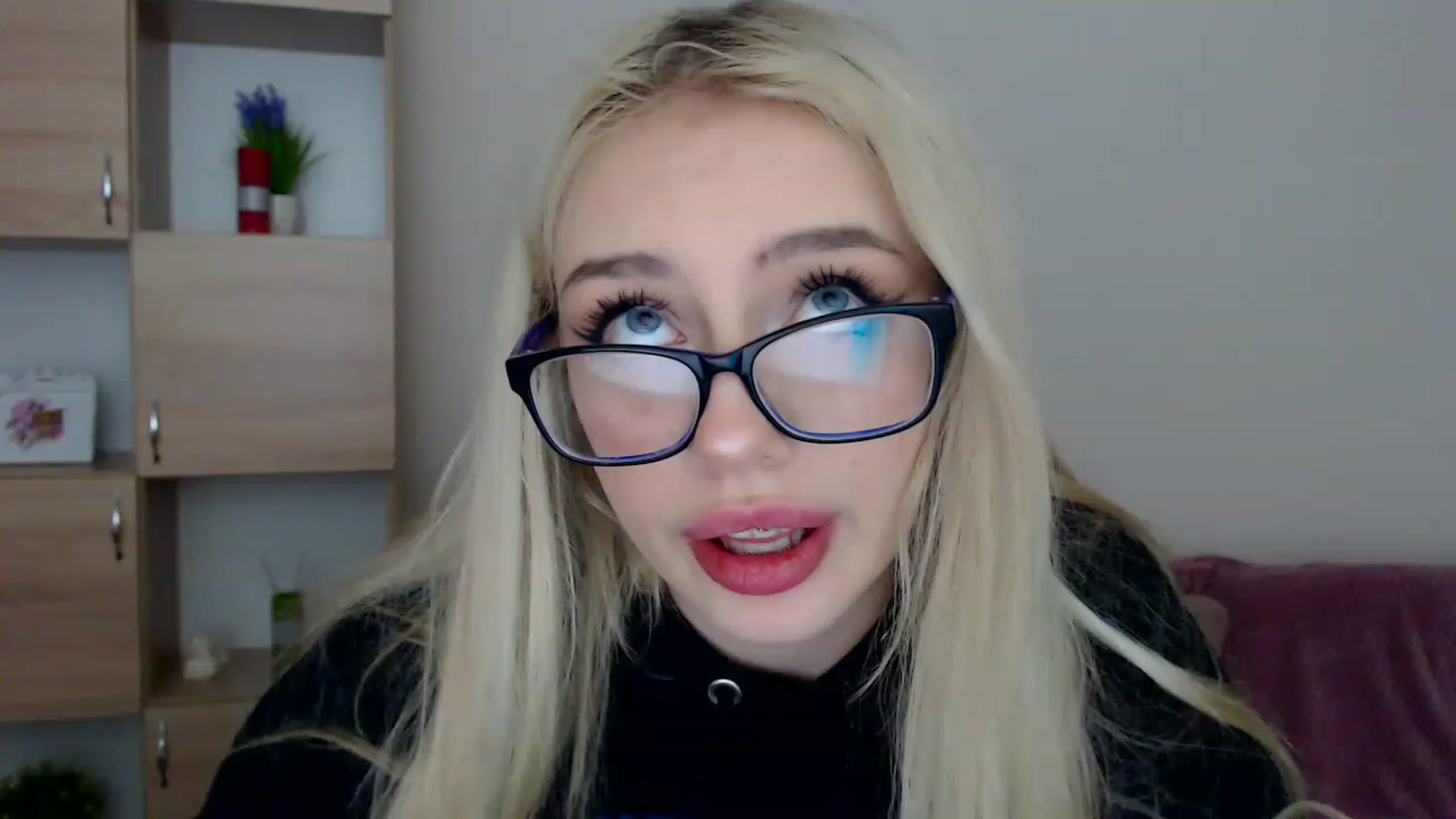 Gallery image thumbnail from Ririma_xo's myfreecams stream on, 12/30/2022, 09:36 image 10 of 20