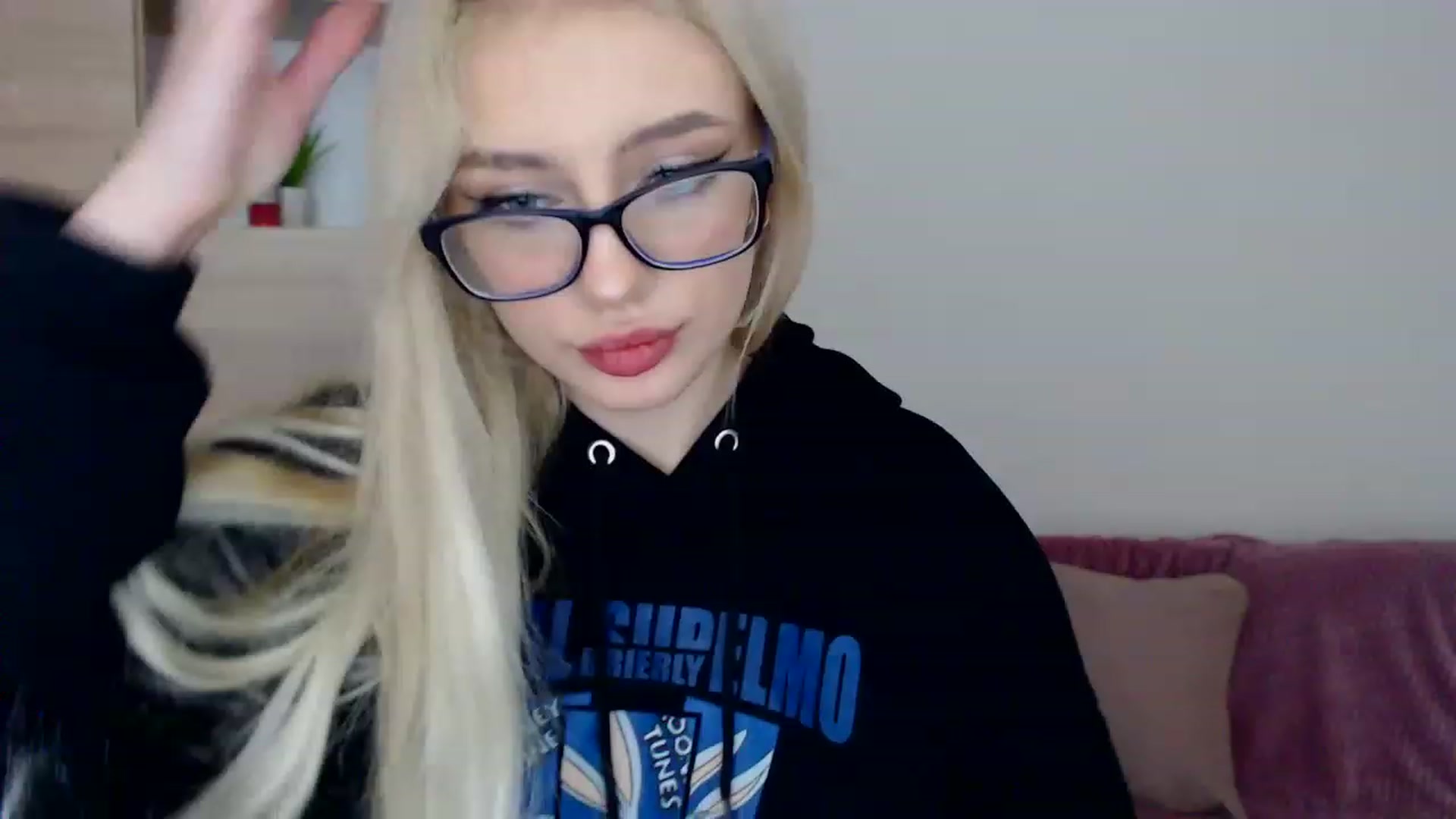 Gallery image thumbnail from Ririma_xo's myfreecams stream on, 12/30/2022, 09:36 image 4 of 20