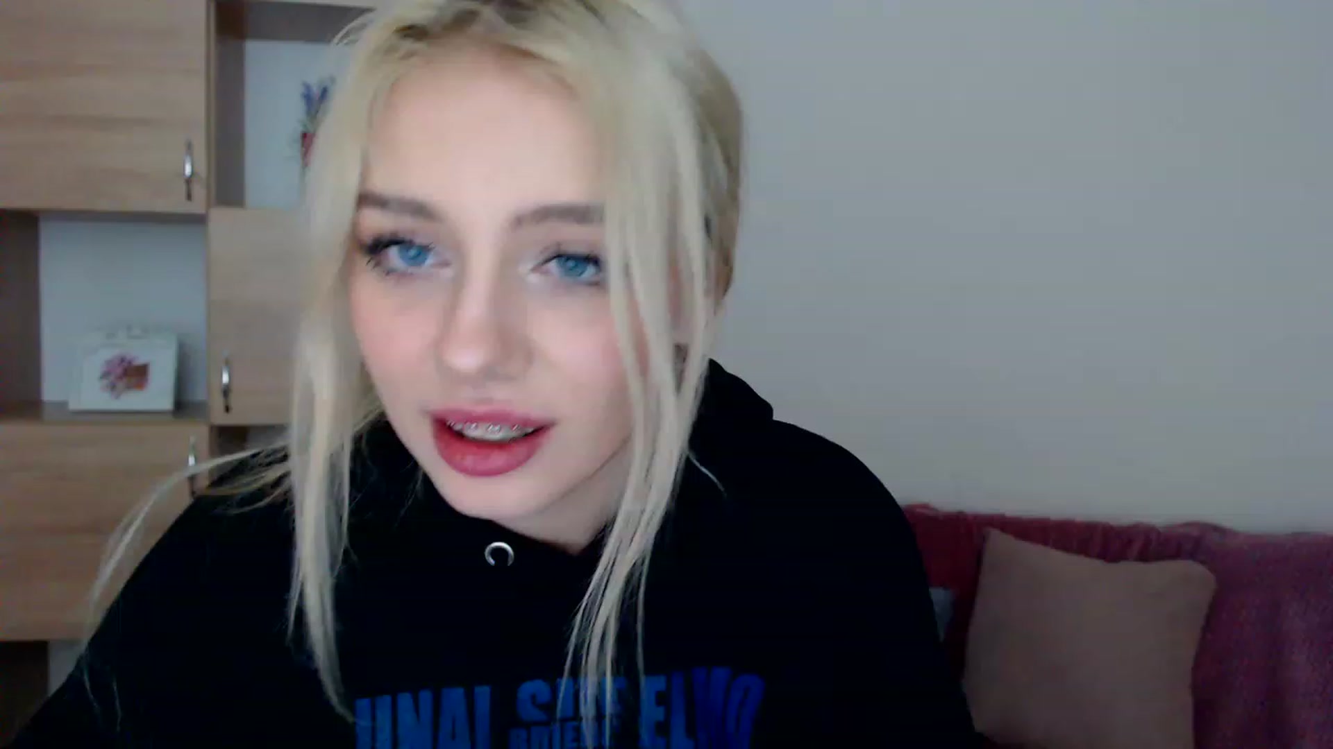 Gallery image thumbnail from Ririma_xo's myfreecams stream on, 12/30/2022, 09:36 image 20 of 20