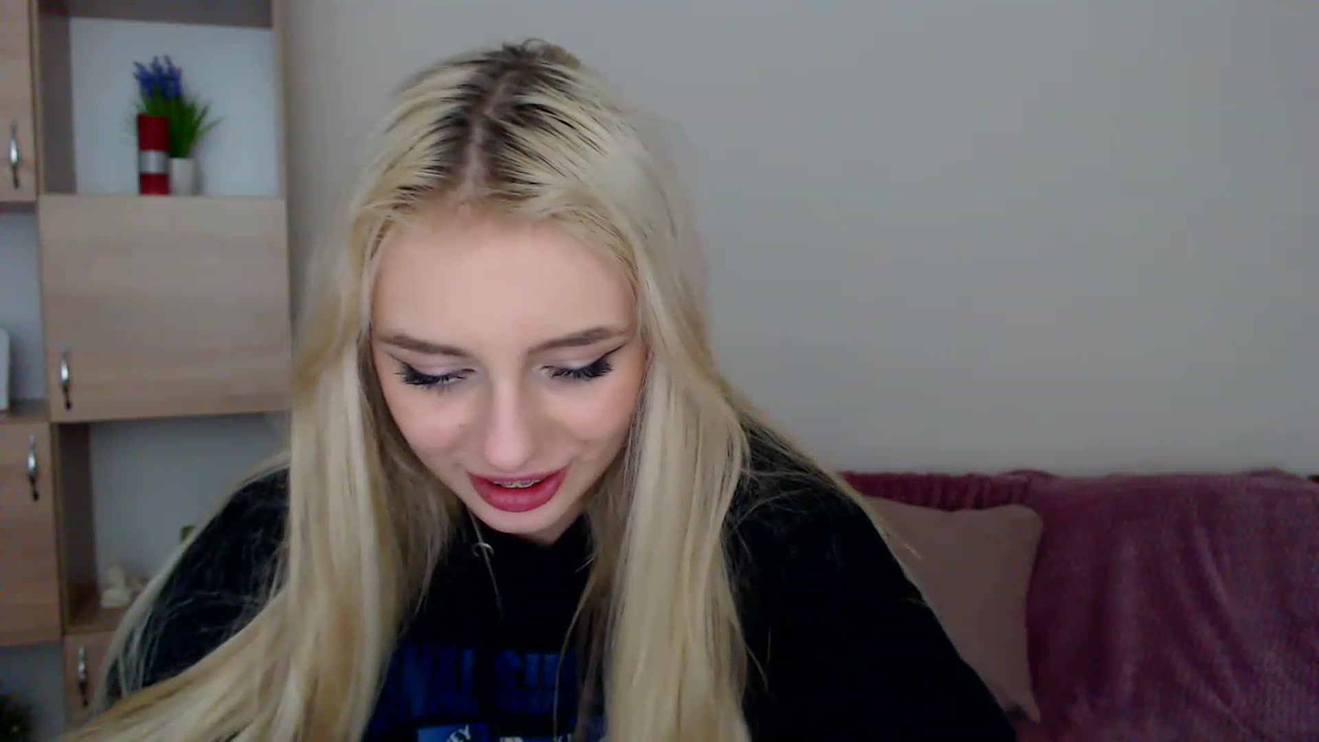 Gallery image thumbnail from Ririma_xo's myfreecams stream on, 12/30/2022, 13:06 image 20 of 20
