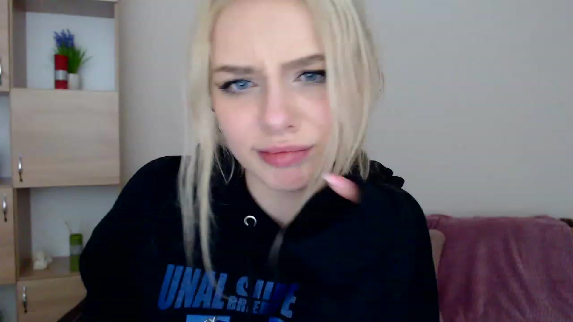 Gallery image thumbnail from Ririma_xo's myfreecams stream on, 12/30/2022, 13:06 image 4 of 20