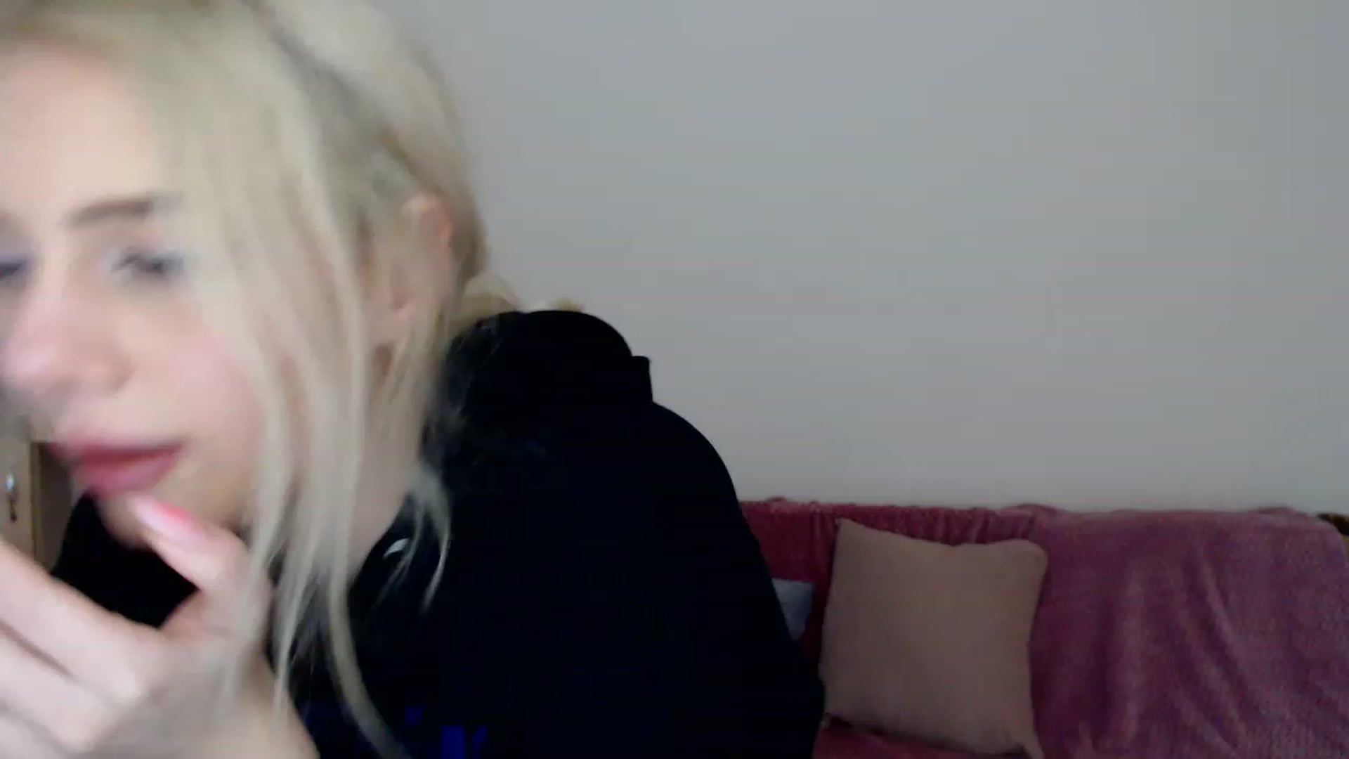 Gallery image thumbnail from Ririma_xo's myfreecams stream on, 12/30/2022, 13:06 image 3 of 20