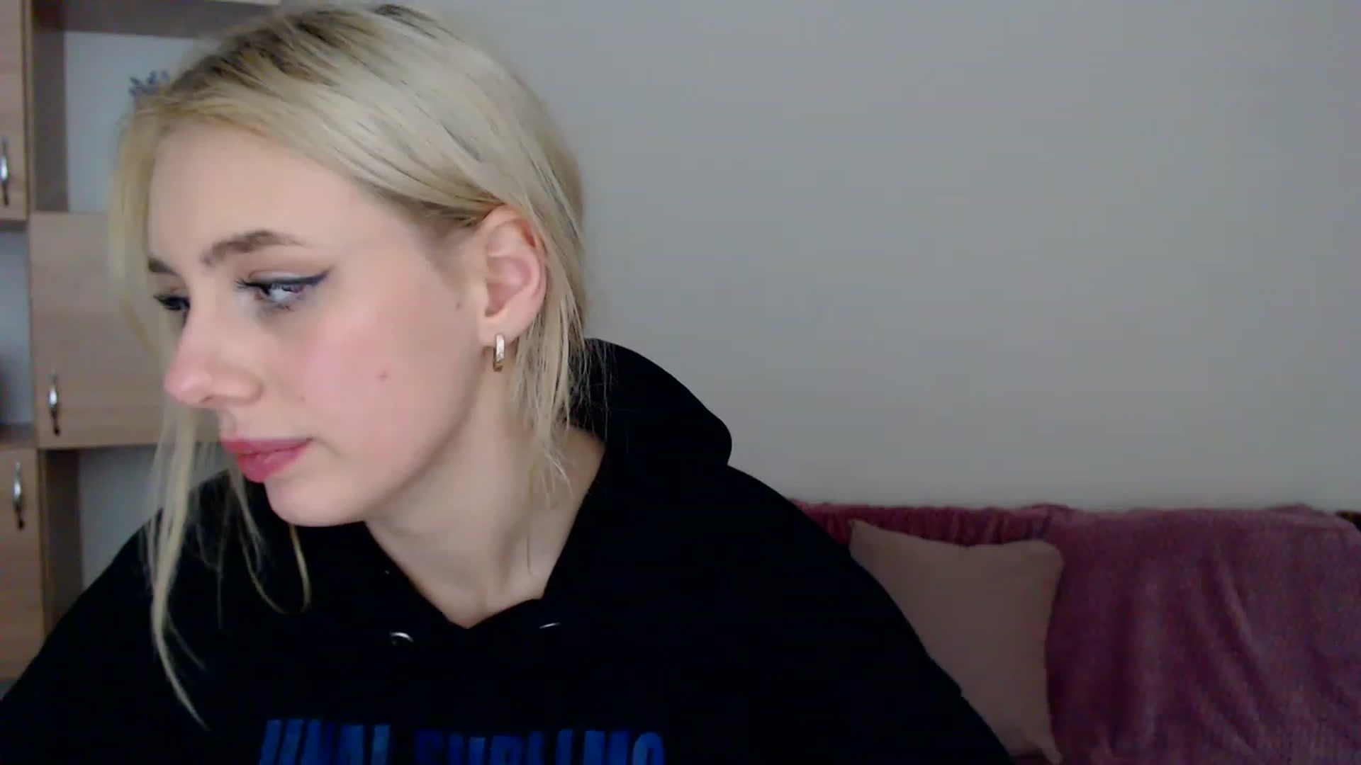 Gallery image thumbnail from Ririma_xo's myfreecams stream on, 12/30/2022, 13:06 image 8 of 20