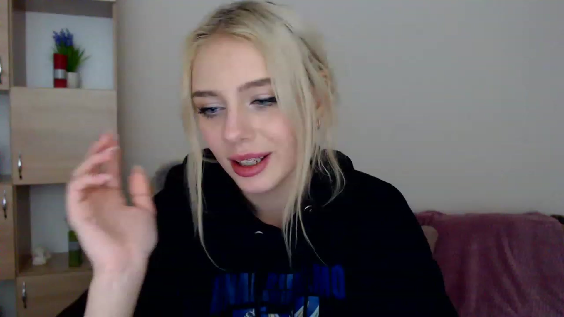 Gallery image thumbnail from Ririma_xo's myfreecams stream on, 12/30/2022, 13:06 image 1 of 20