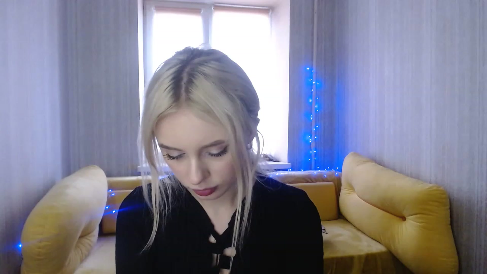 Gallery image thumbnail from Ririma_xo's myfreecams stream on, 01/04/2023, 11:54 image 15 of 20