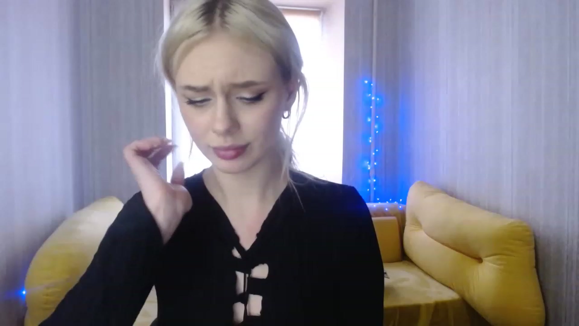Gallery image thumbnail from Ririma_xo's myfreecams stream on, 01/04/2023, 11:54 image 16 of 20
