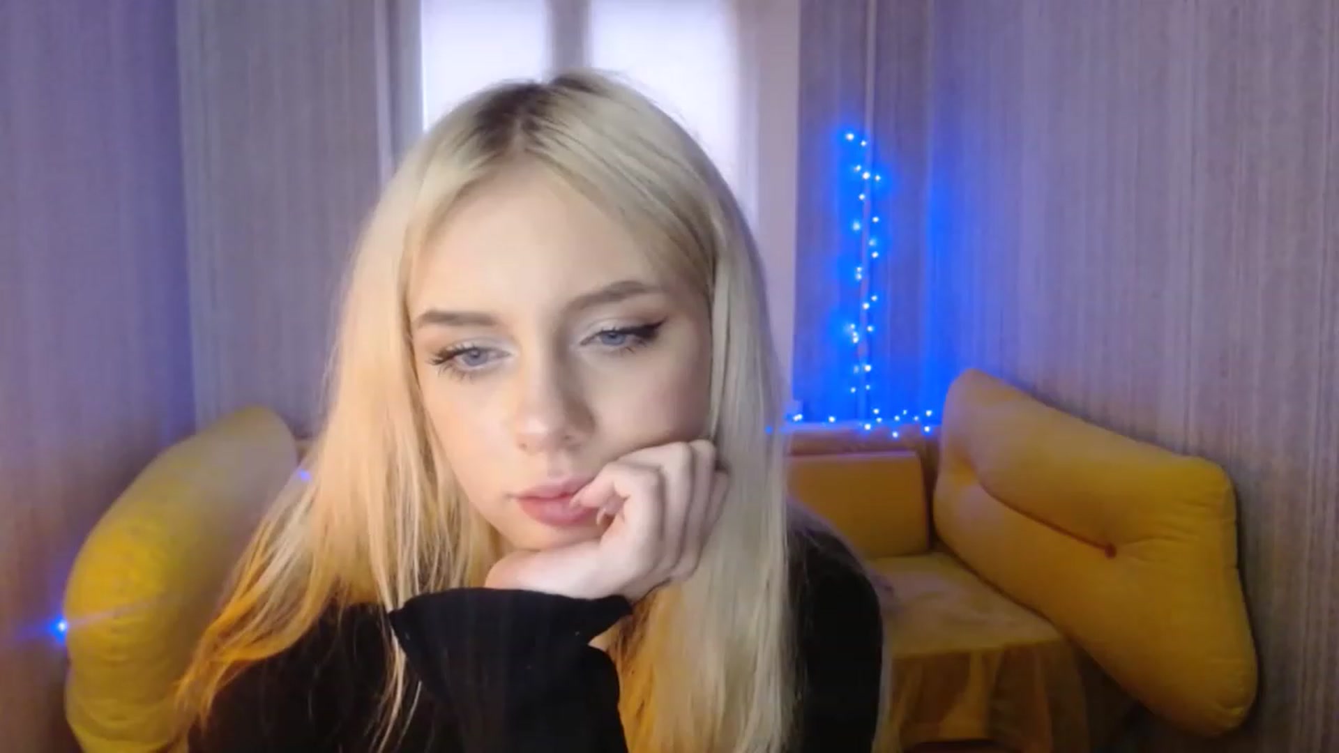 Gallery image thumbnail from Ririma_xo's myfreecams stream on, 01/04/2023, 13:04 image 20 of 20