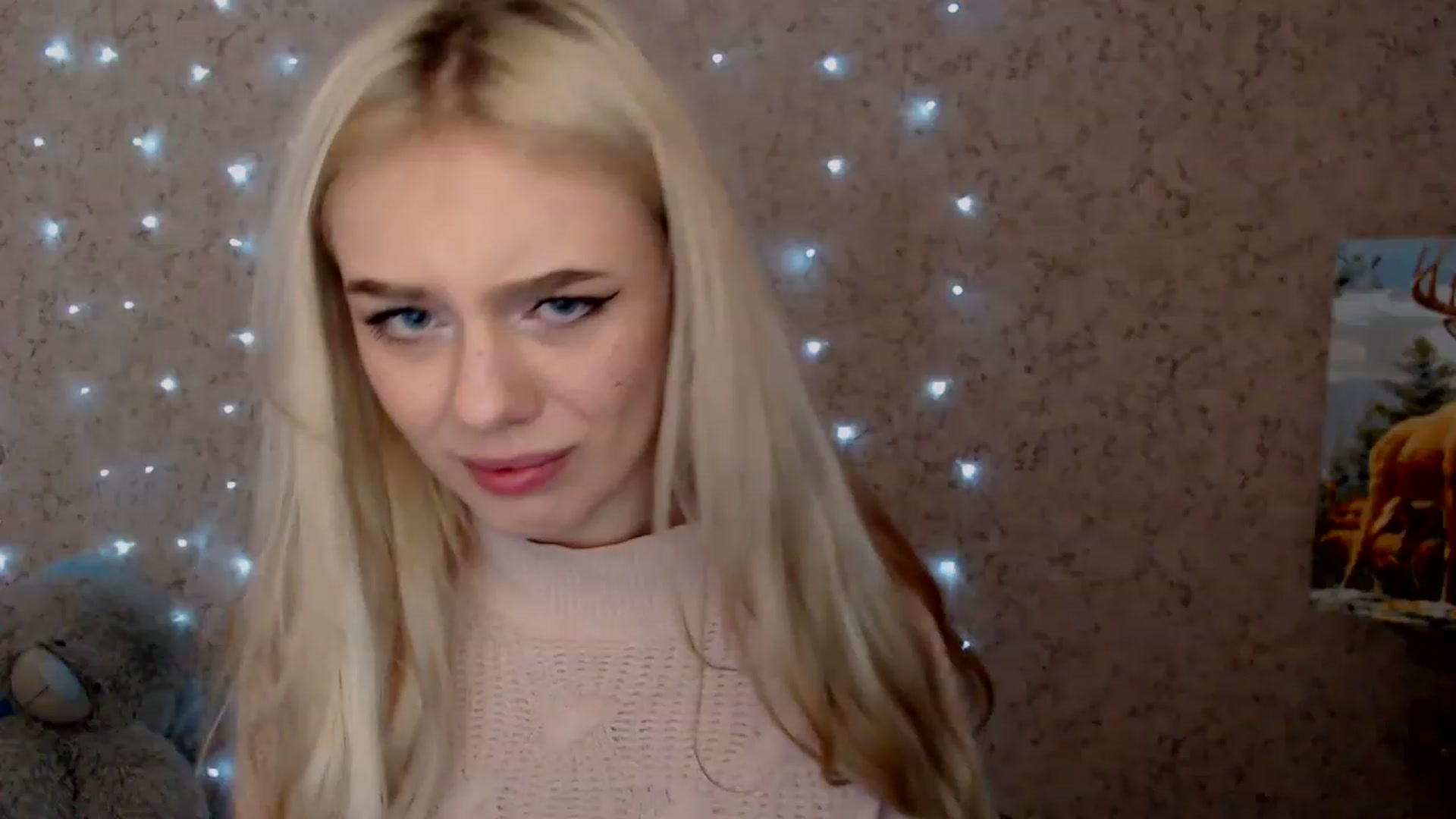 Gallery image thumbnail from Ririma_xo's myfreecams stream on, 01/06/2023, 10:27 image 15 of 20